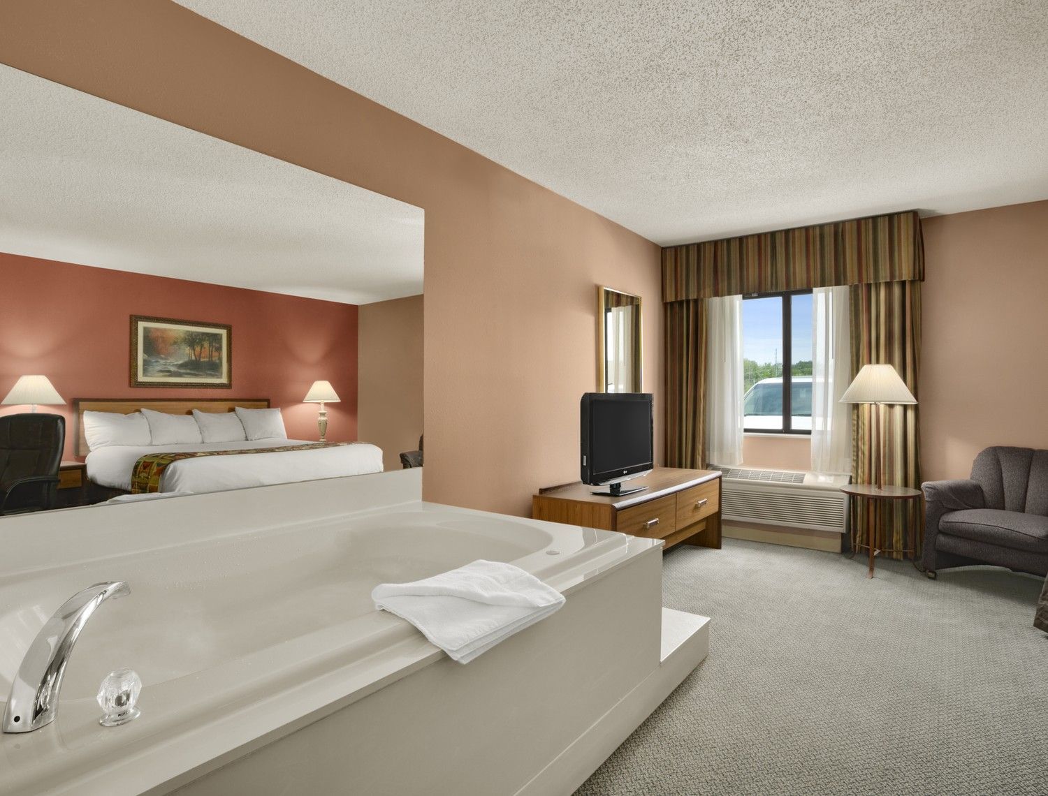Baymont by Wyndham Sullivan suite in Sullivan, Missouri