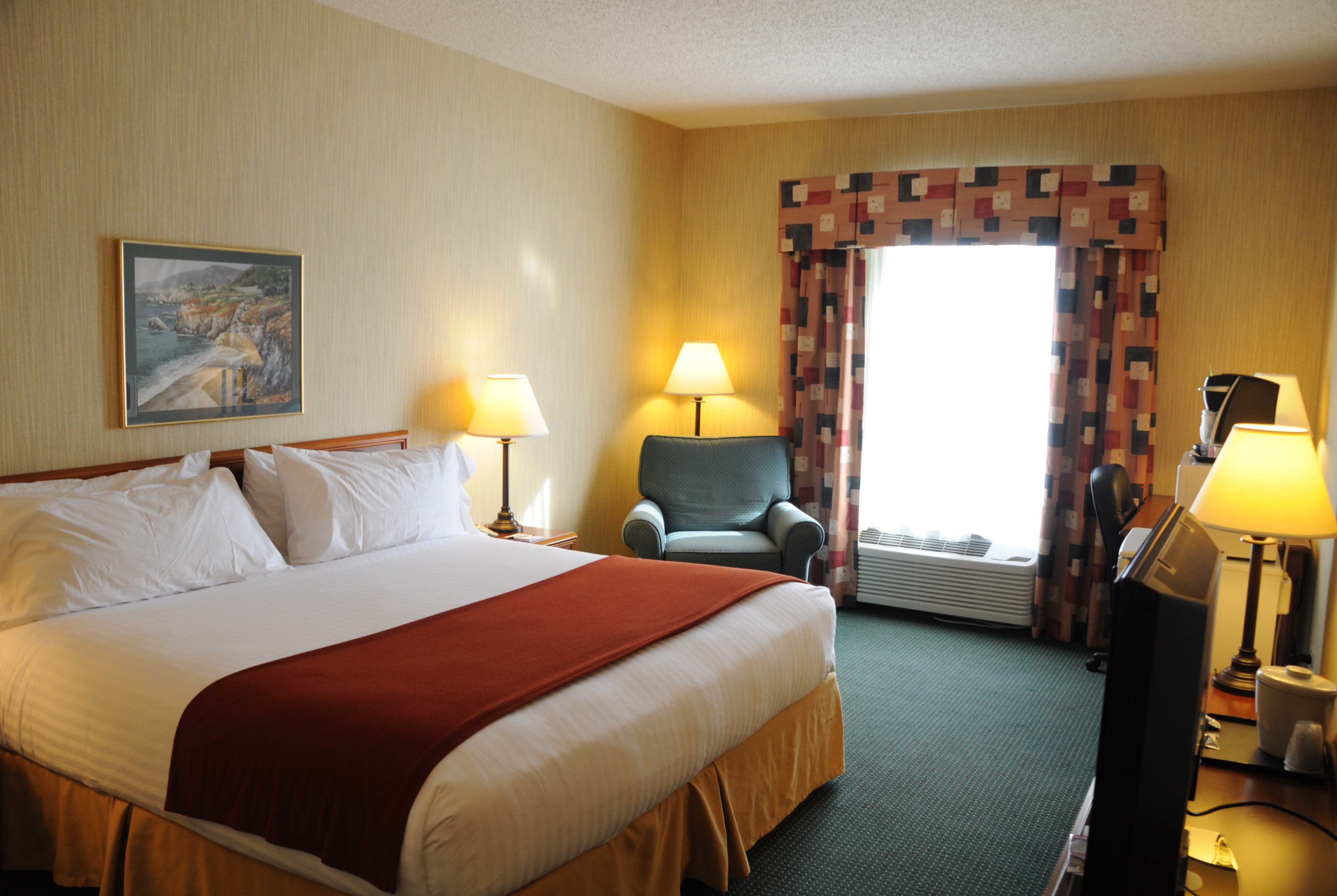 Guest room at the Baymont by Wyndham West Plains in West Plains, Missouri