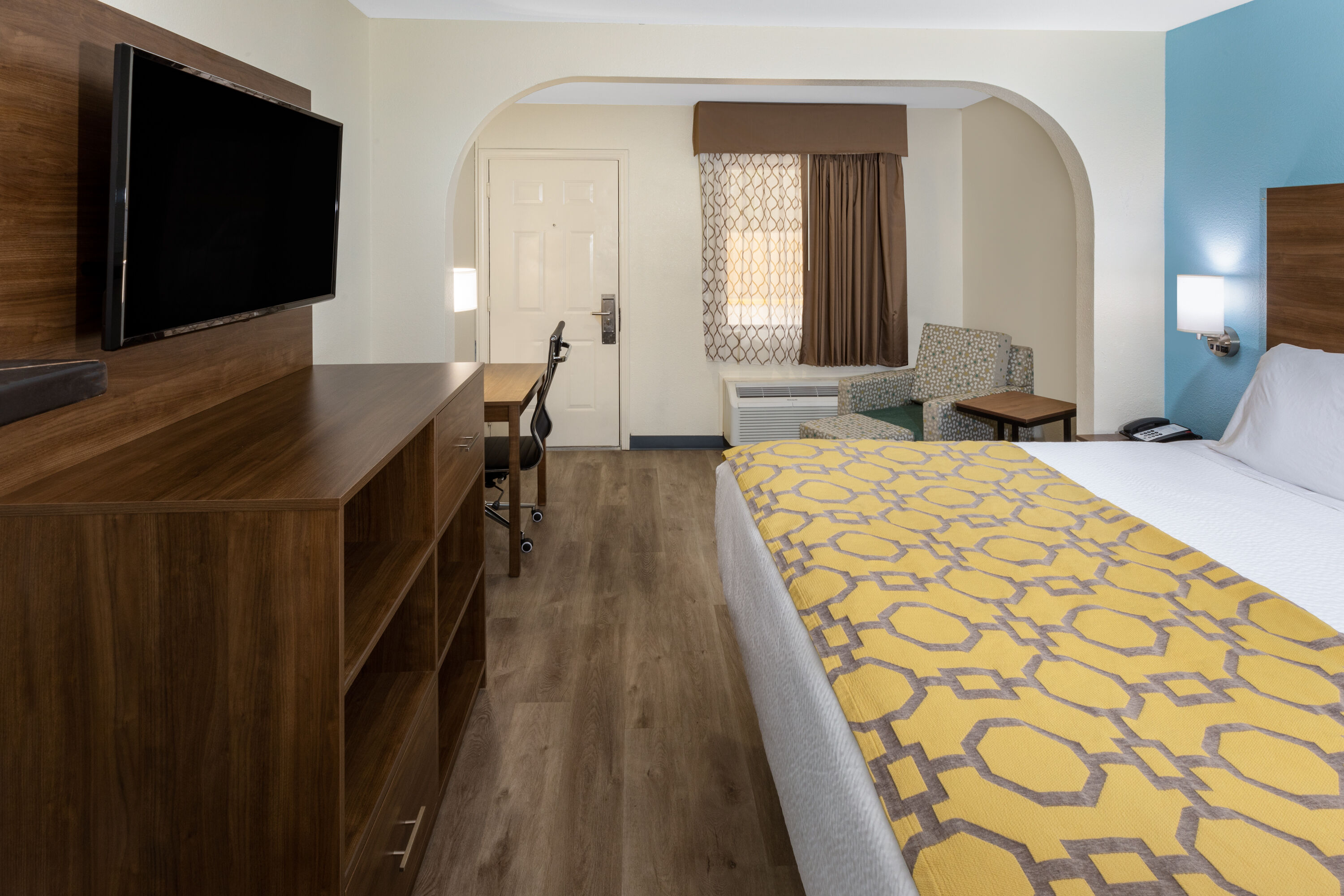 Guest room at the Baymont by Wyndham Biloxi/Ocean Springs in Biloxi, Mississippi