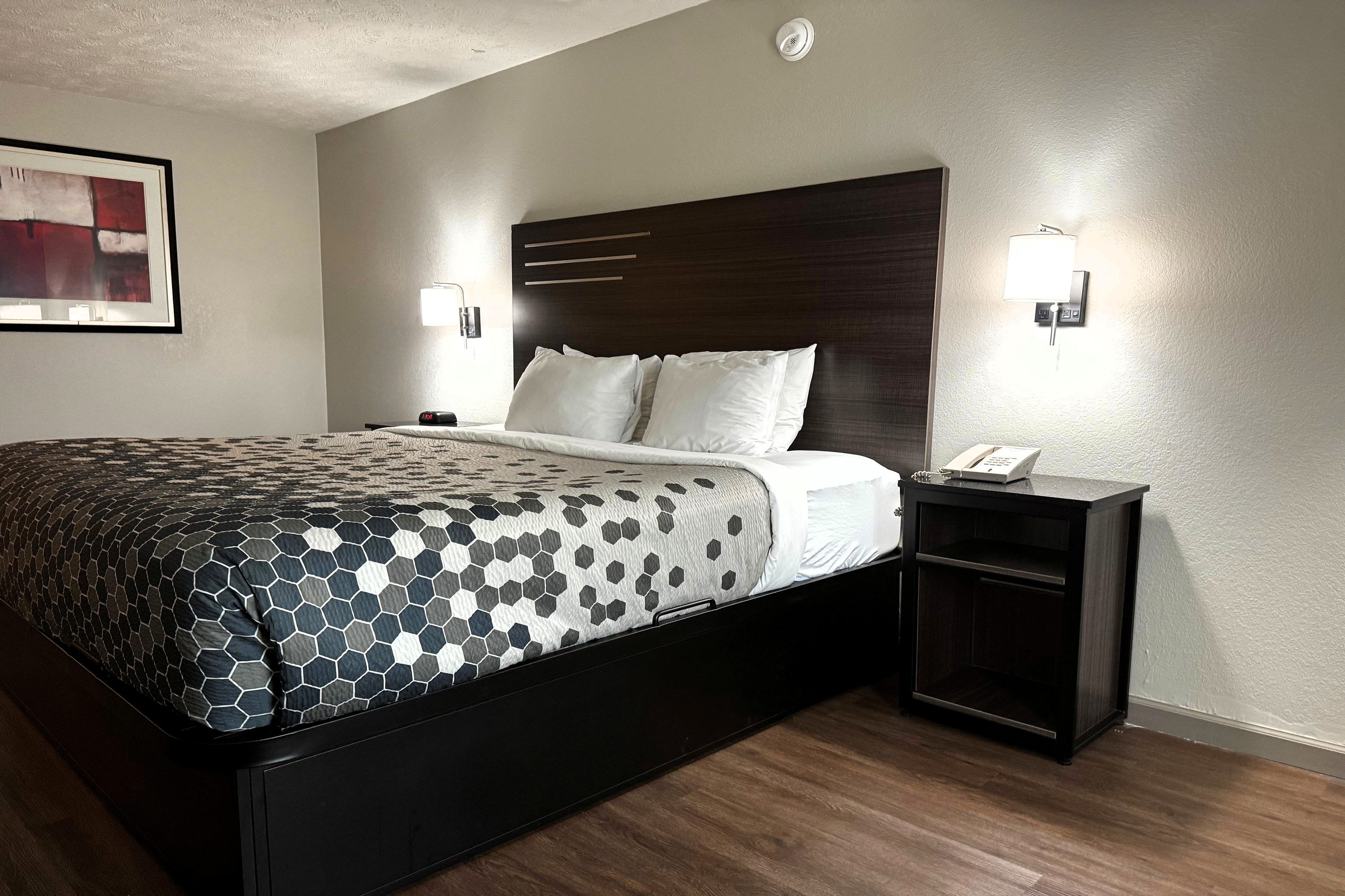 Guest room at the Baymont by Wyndham Philadelphia/Choctaw MS in Philadelphia, Mississippi