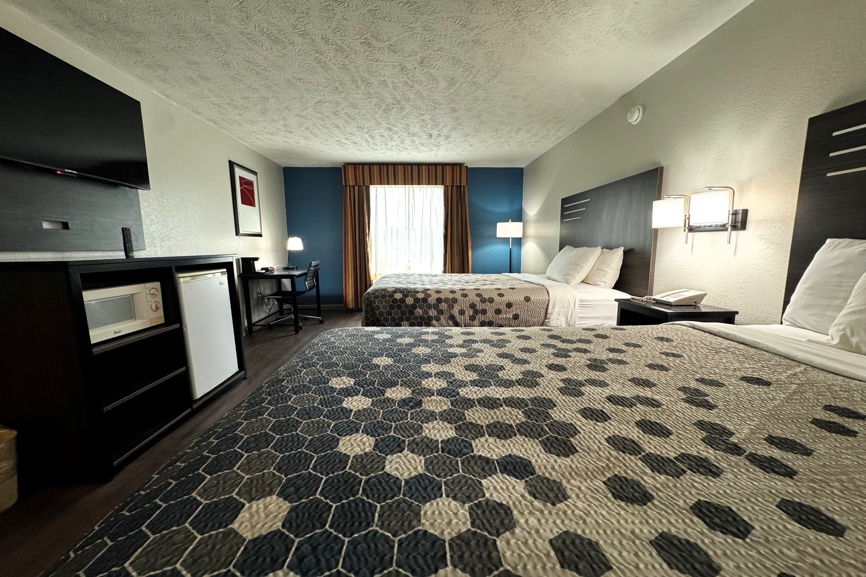 Guest room at the Baymont by Wyndham Philadelphia/Choctaw MS in Philadelphia, Mississippi