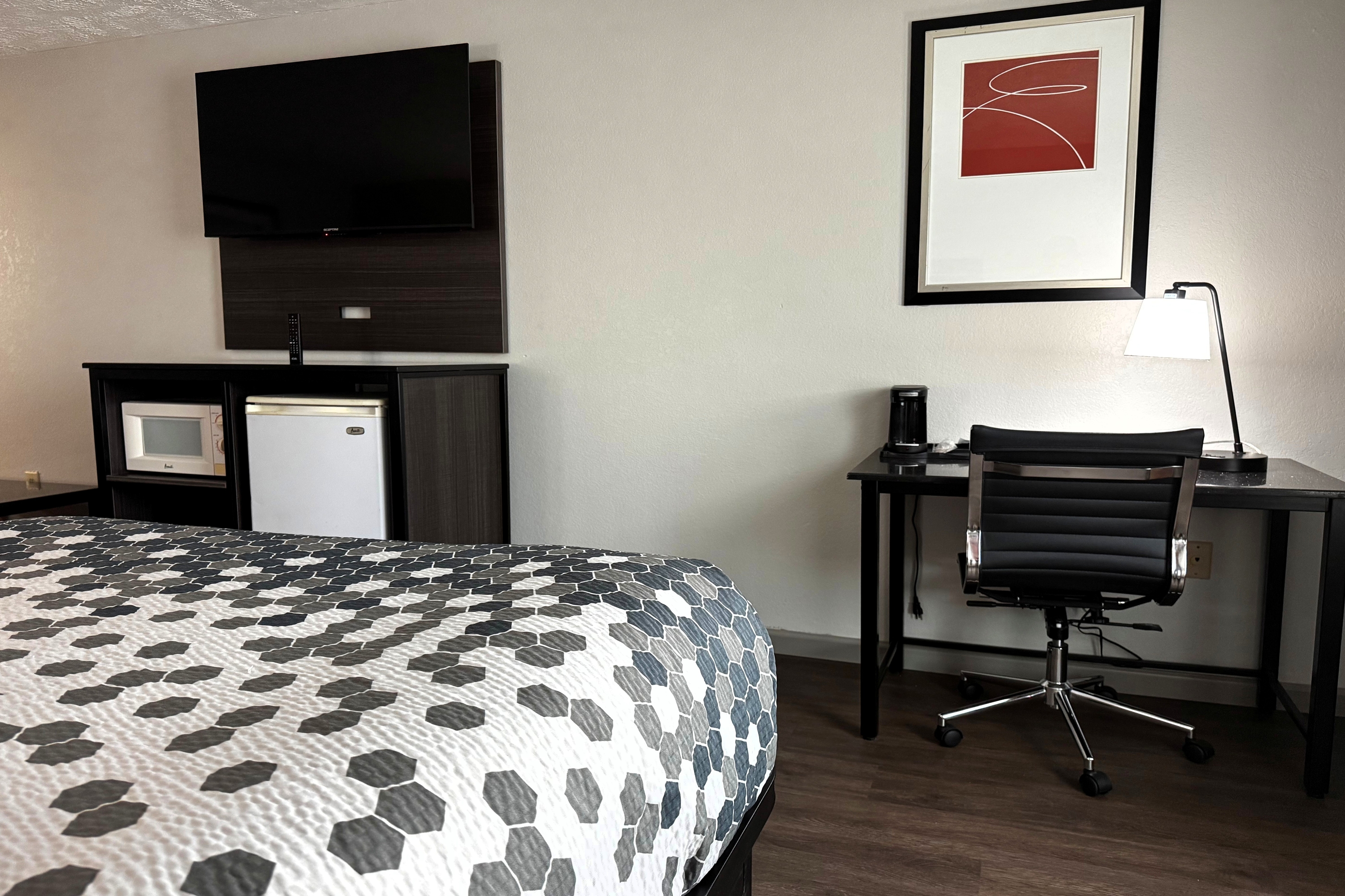 Guest room at the Baymont by Wyndham Philadelphia/Choctaw MS in Philadelphia, Mississippi