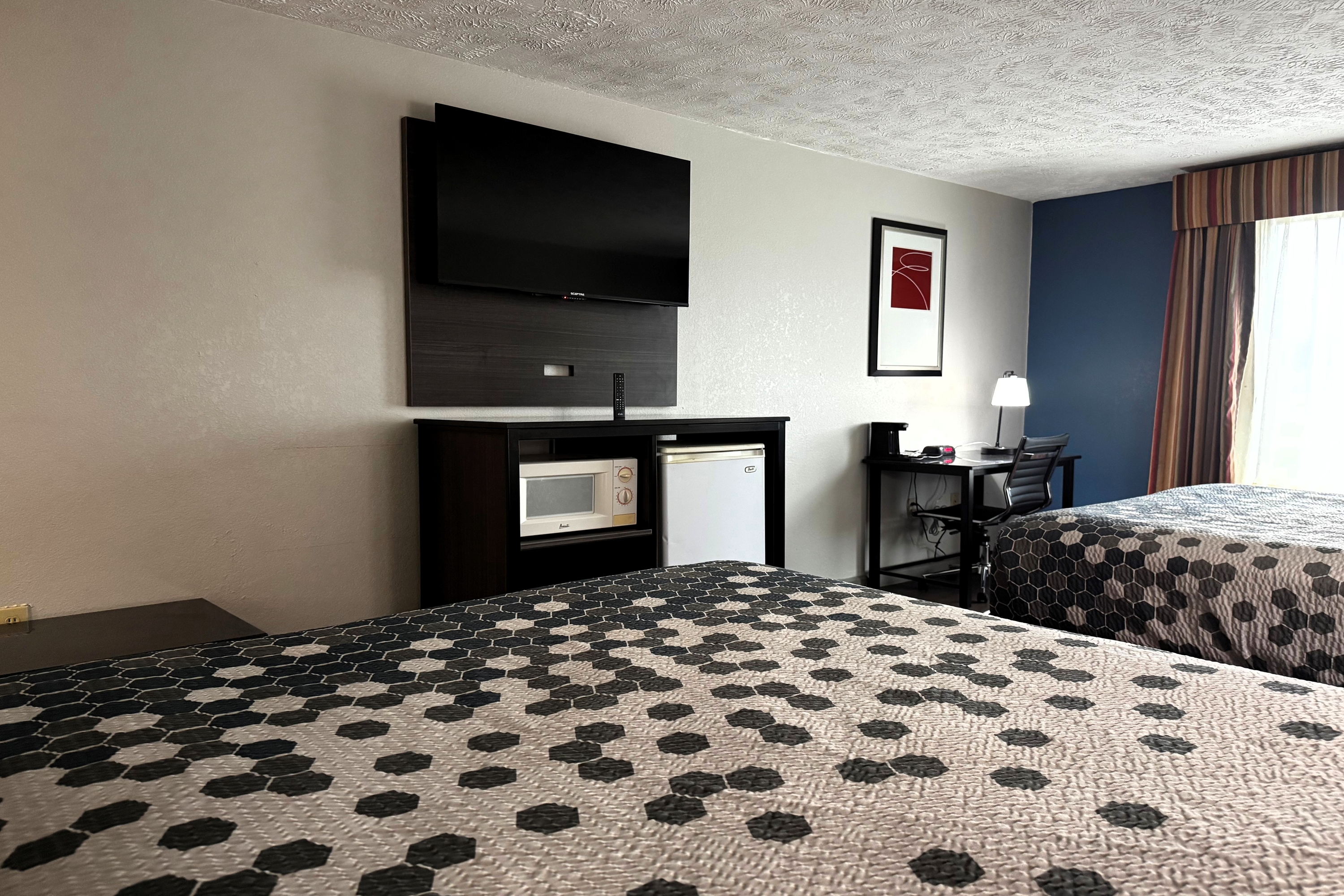 Guest room at the Baymont by Wyndham Philadelphia/Choctaw MS in Philadelphia, Mississippi