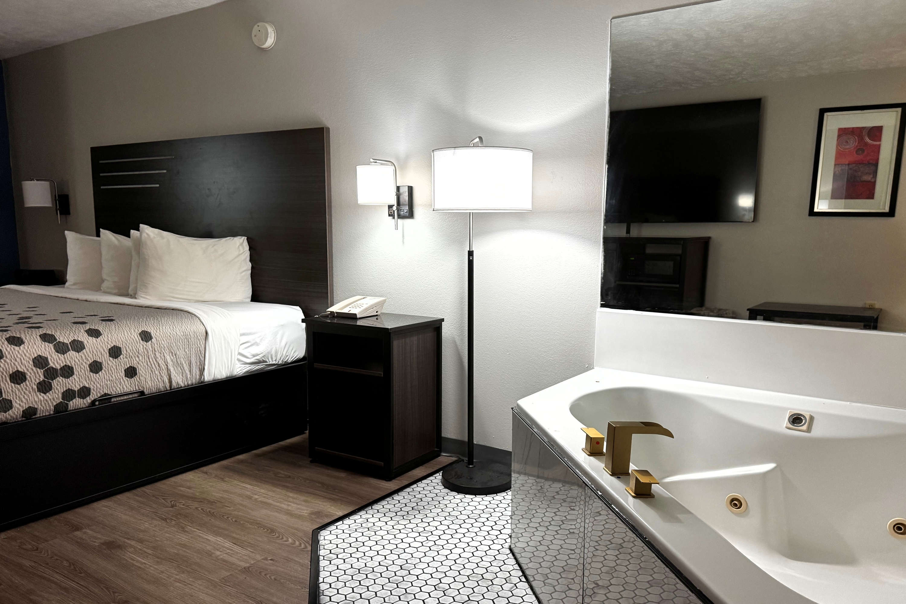 Guest room at the Baymont by Wyndham Philadelphia/Choctaw MS in Philadelphia, Mississippi