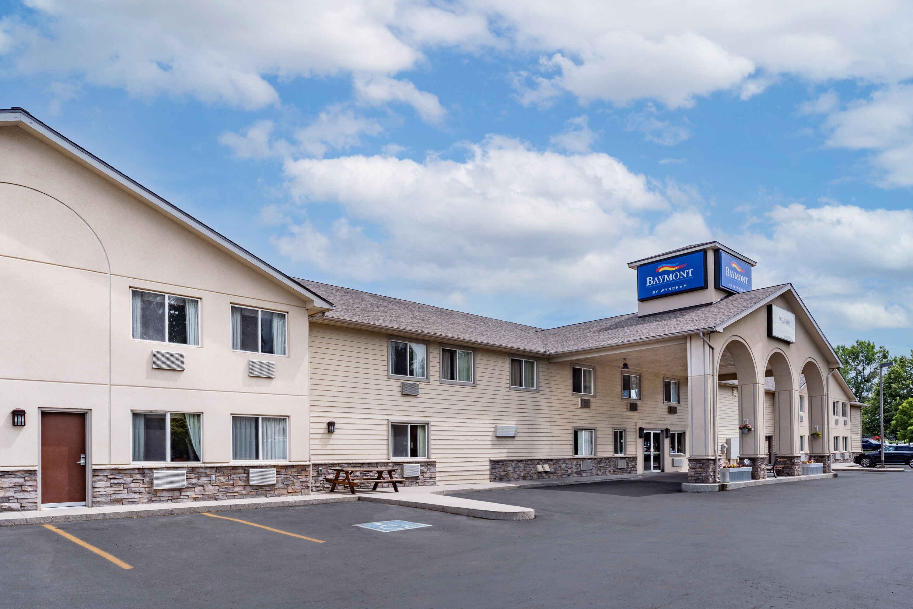 Exterior Day Image of Baymont by Wyndham Bozeman hotel in Bozeman, Montana