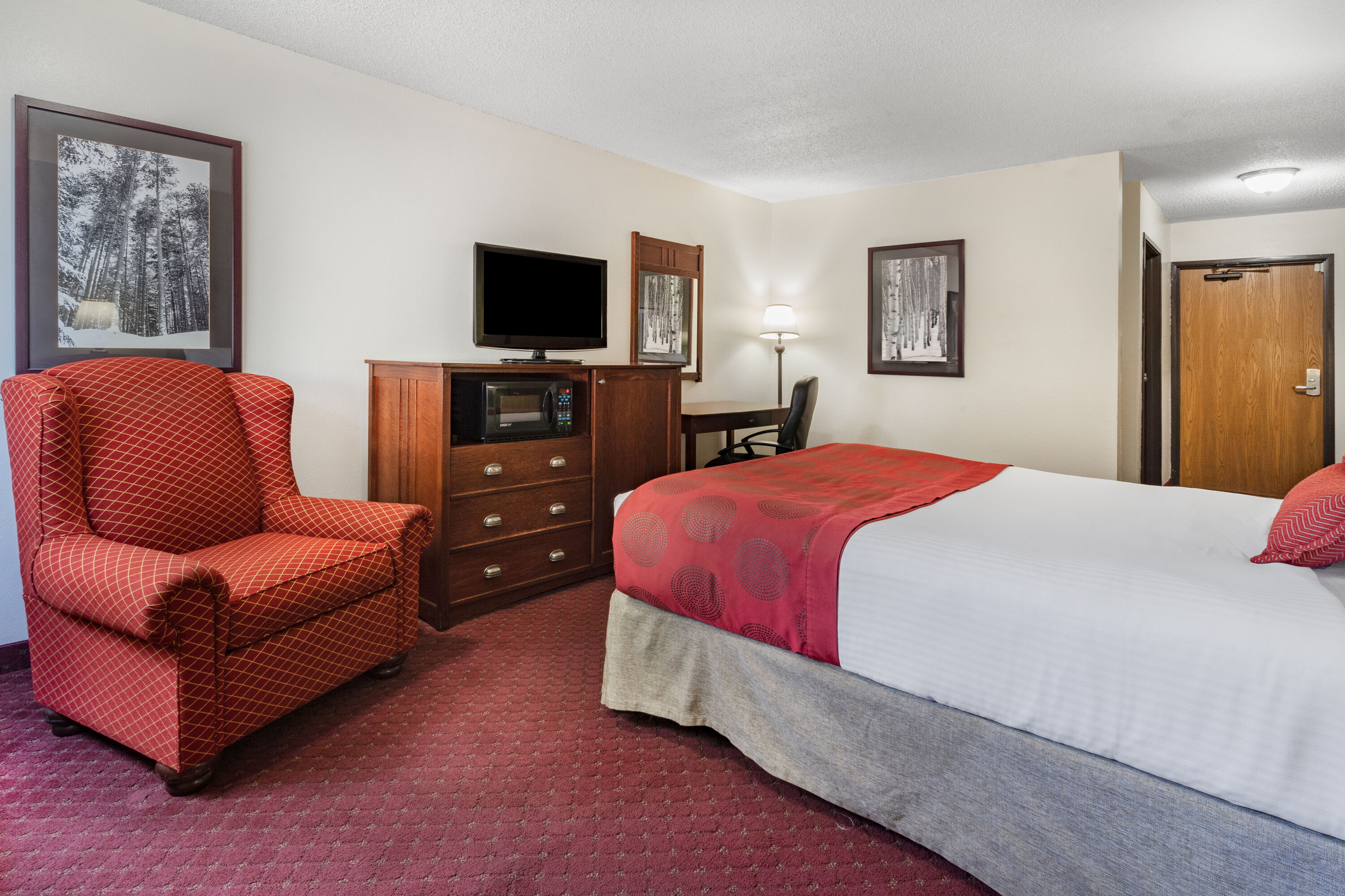 Guest room at the Baymont by Wyndham Bozeman in Bozeman, Montana