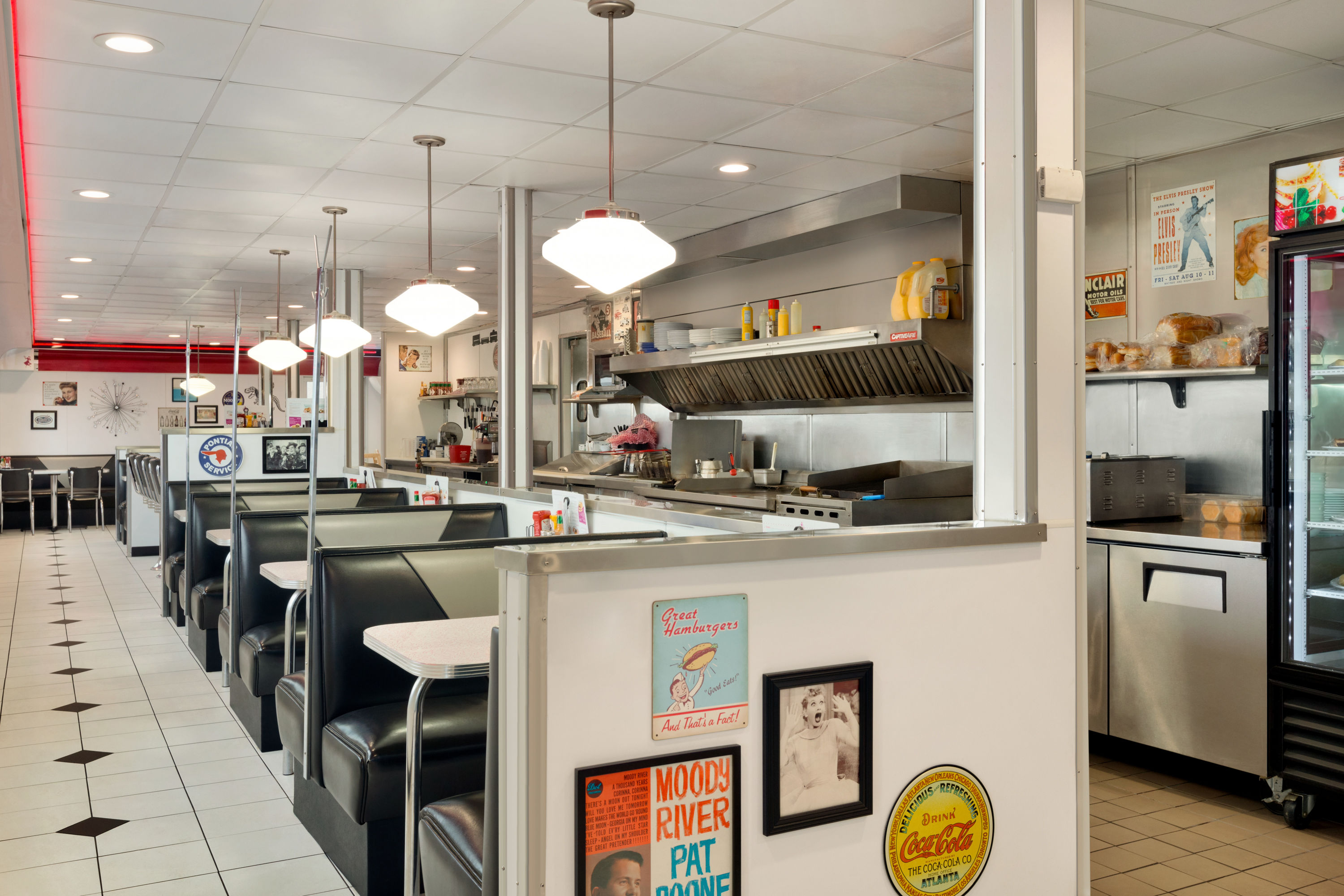 Baymont by Wyndham Glendive bar and grill in Glendive, Montana