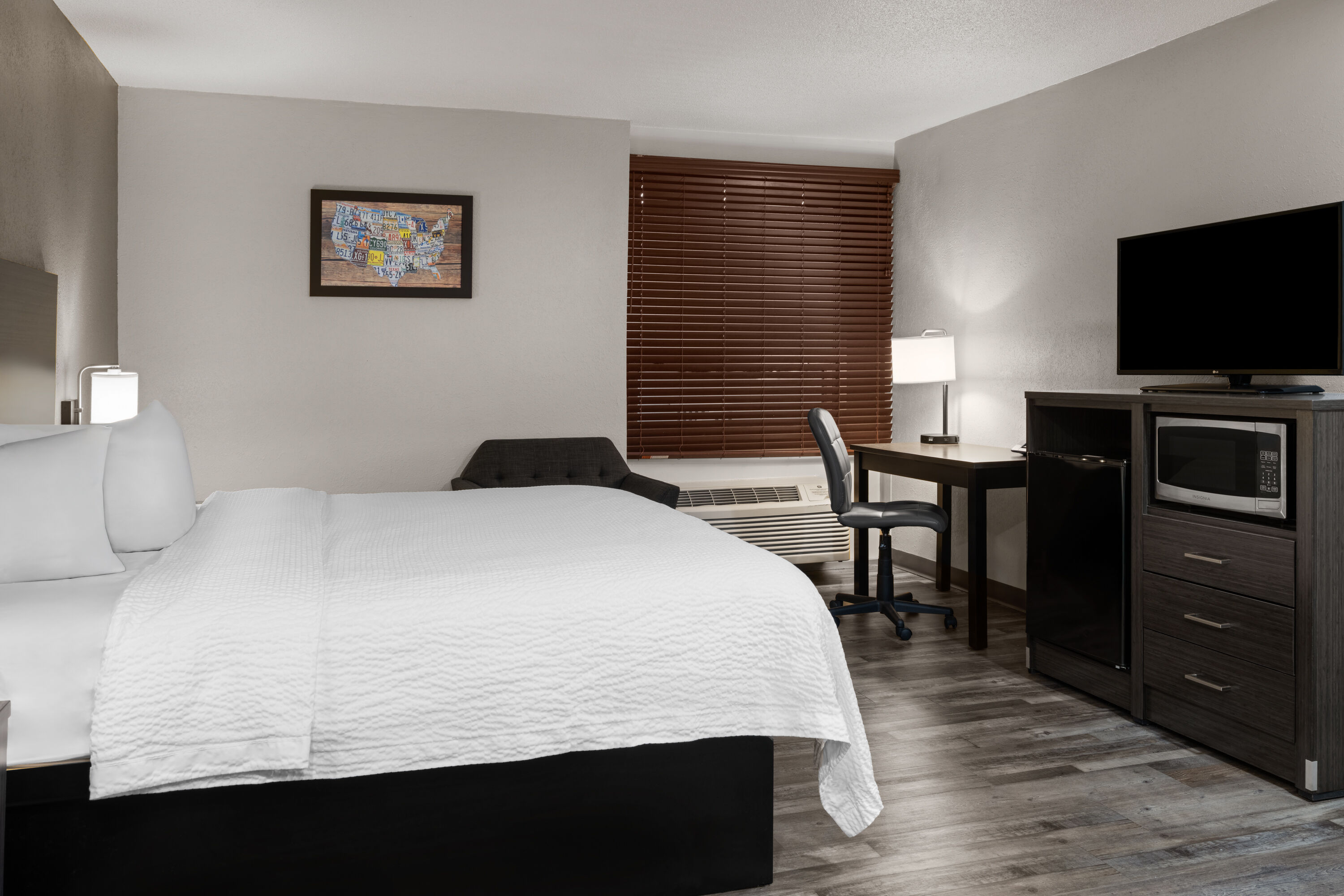 Baymont by Wyndham Great Falls City Center suite in Great Falls, Montana