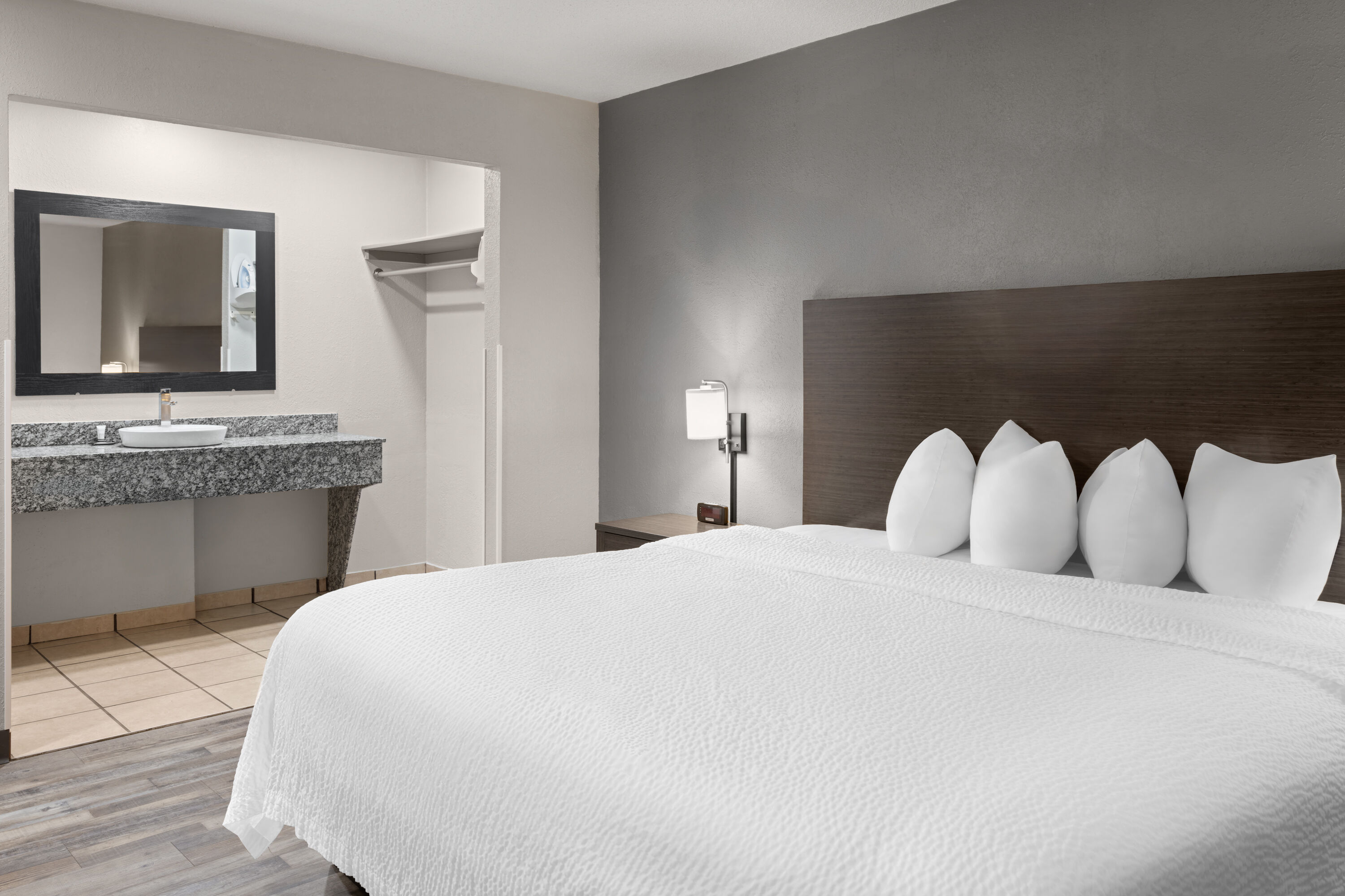 Baymont by Wyndham Great Falls City Center suite in Great Falls, Montana