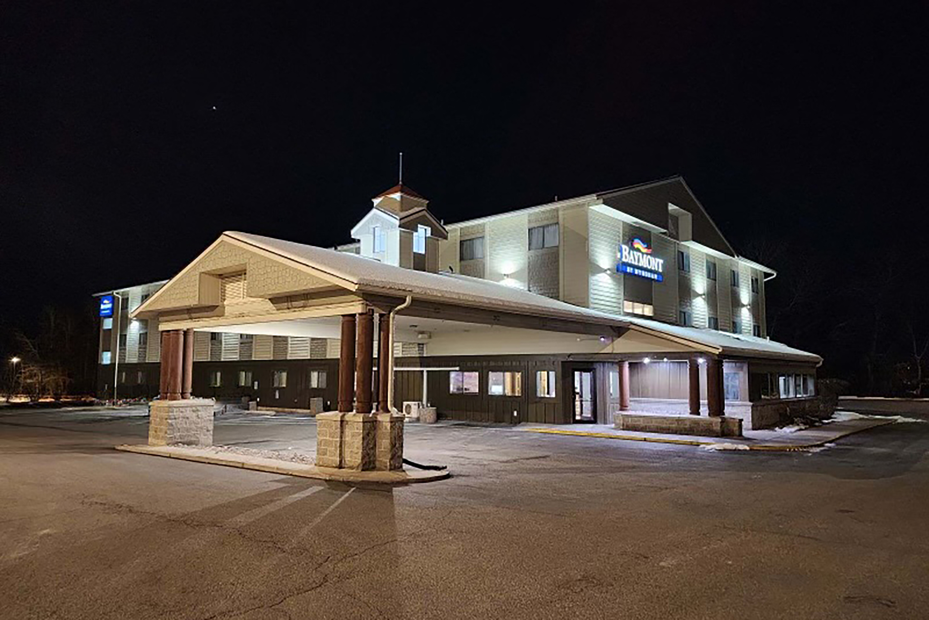 Exterior of Baymont by Wyndham Missoula hotel in Missoula, Montana