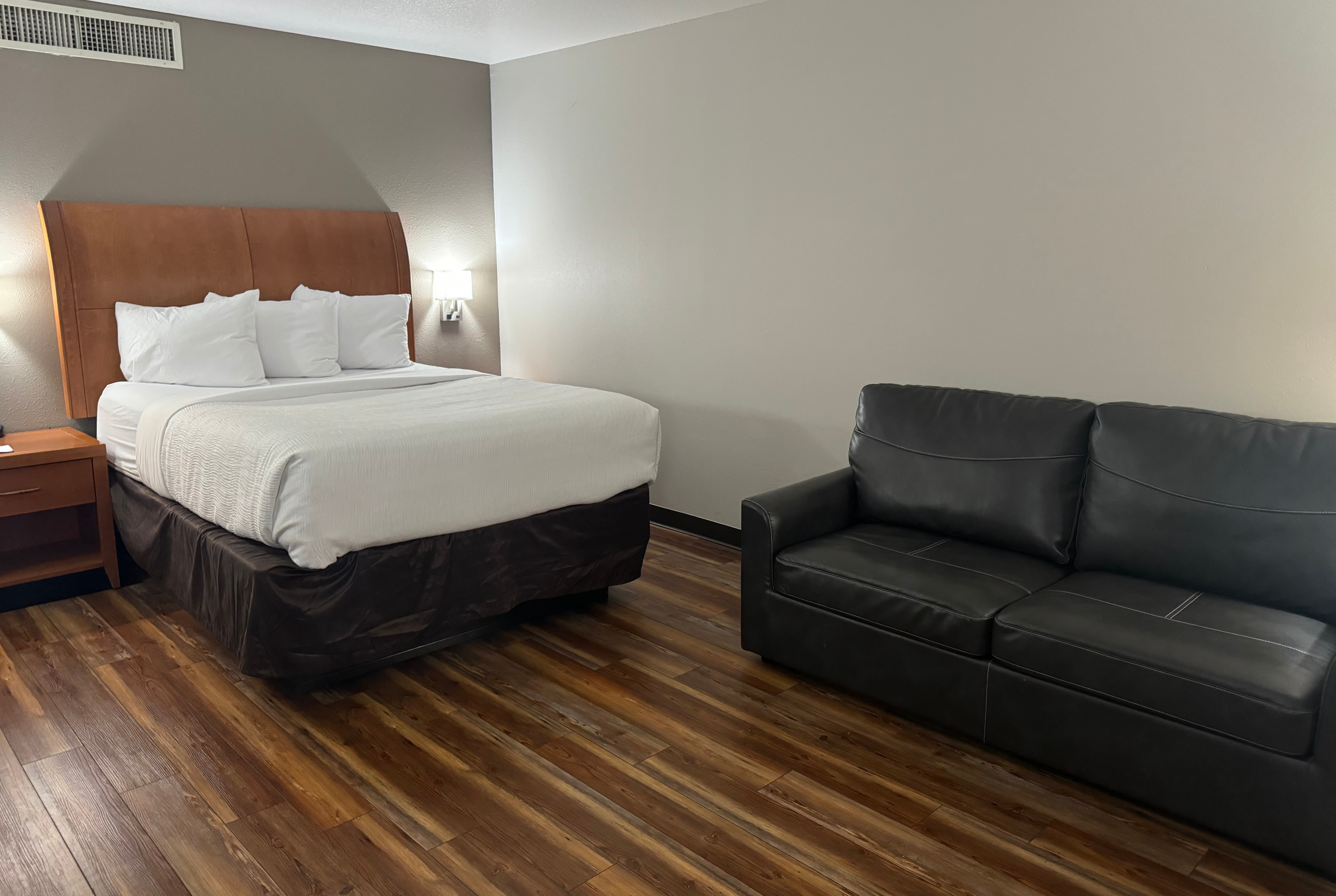 Guest room at the Baymont by Wyndham Missoula in Missoula, Montana