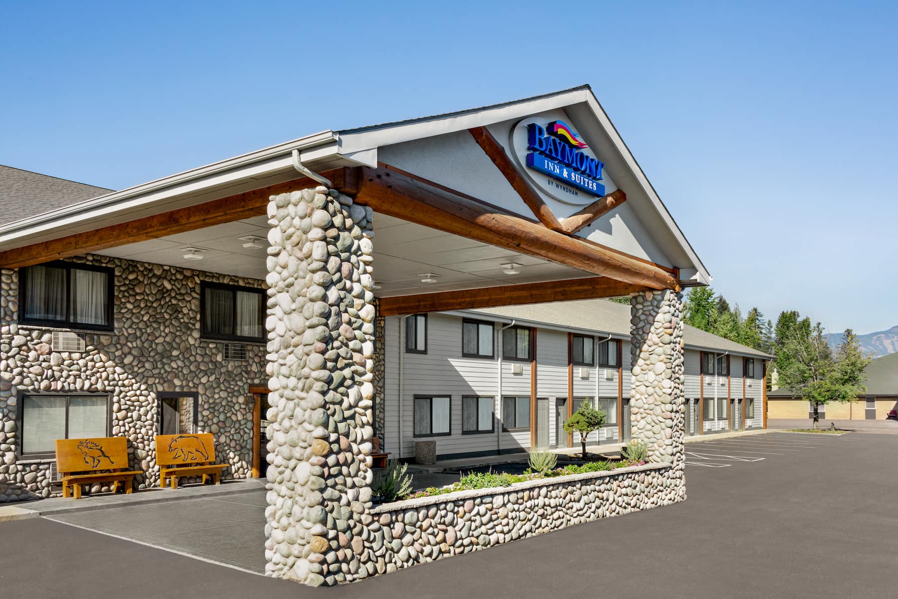 Exterior of Baymont by Wyndham Whitefish hotel in Whitefish, Montana