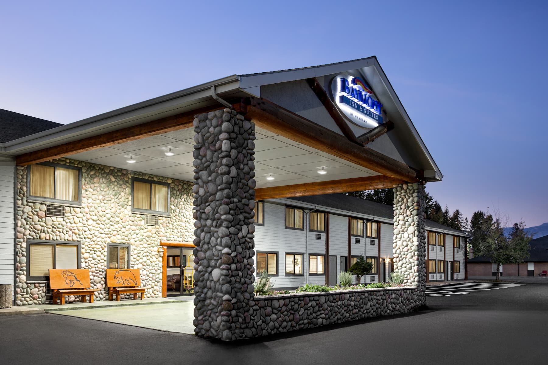 Exterior of Baymont by Wyndham Whitefish hotel in Whitefish, Montana