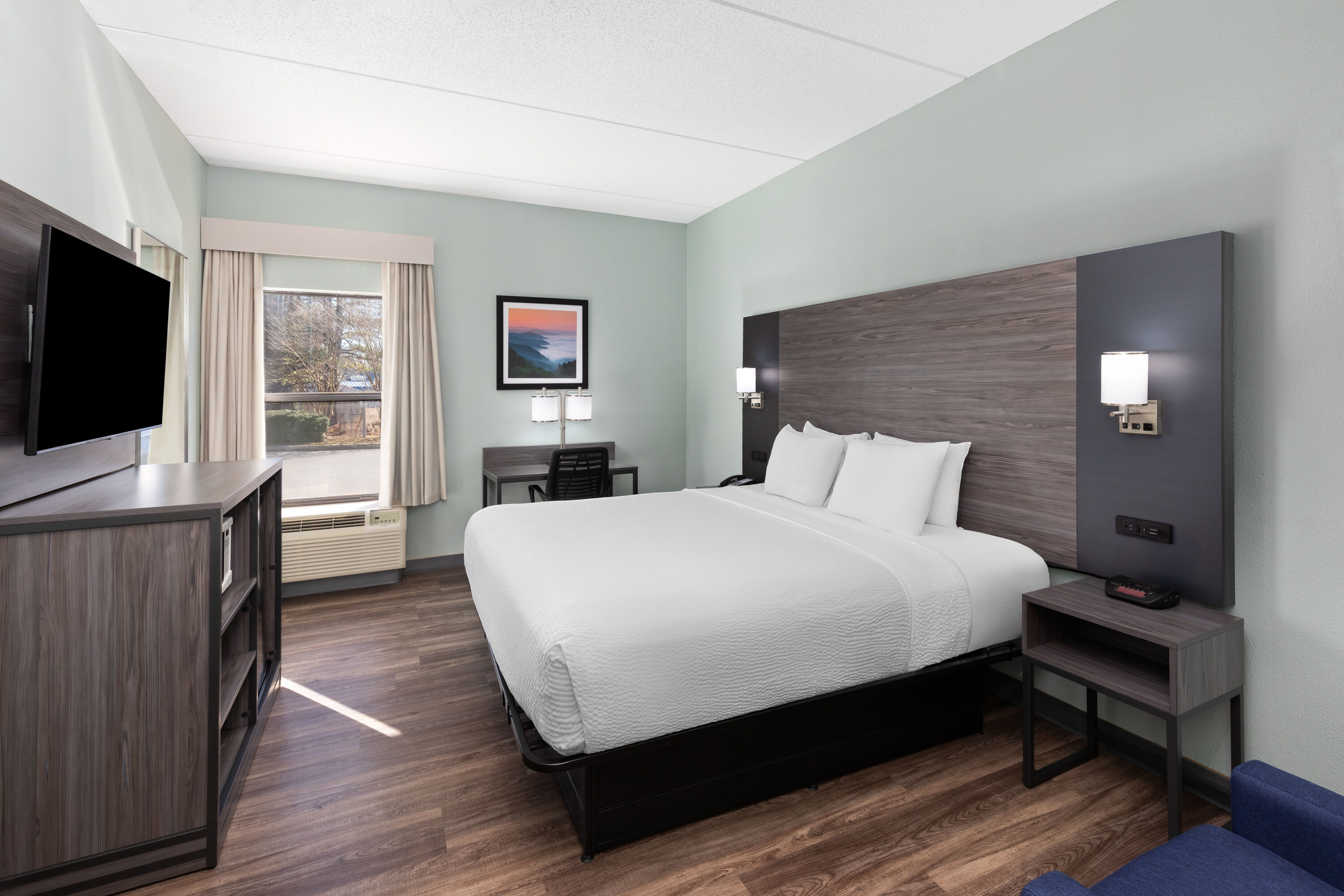 Guest room at the Baymont by Wyndham Creedmoor in Creedmoor, North Carolina