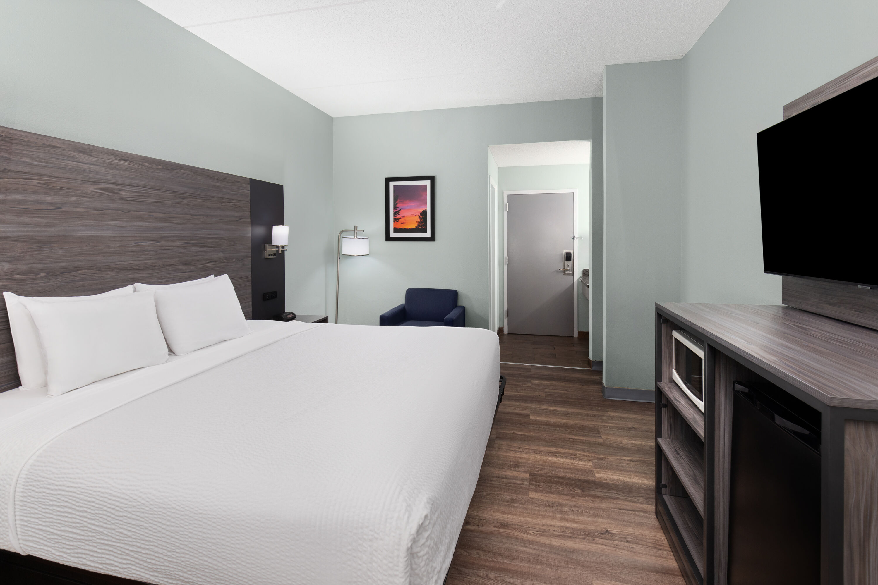 Guest room at the Baymont by Wyndham Creedmoor in Creedmoor, North Carolina