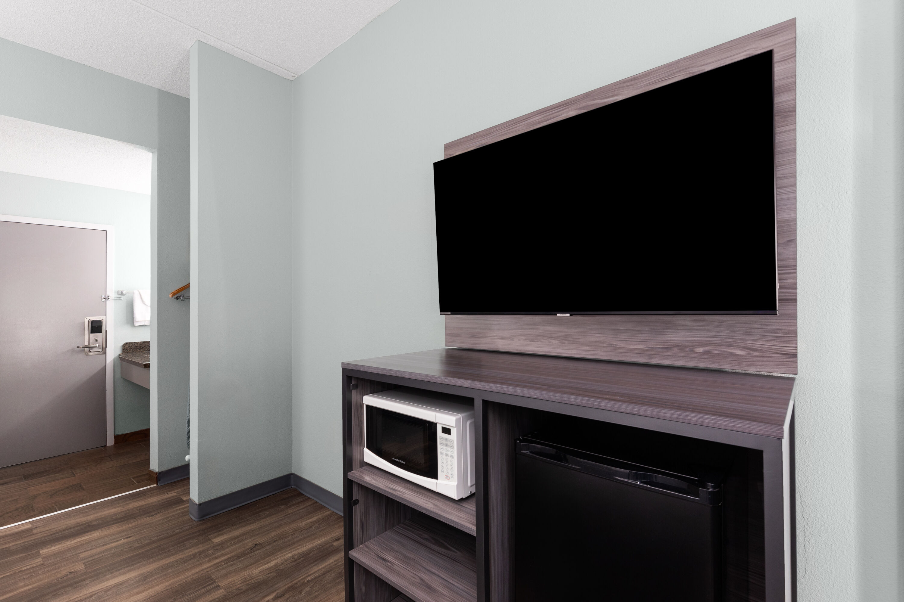 Guest room at the Baymont by Wyndham Creedmoor in Creedmoor, North Carolina