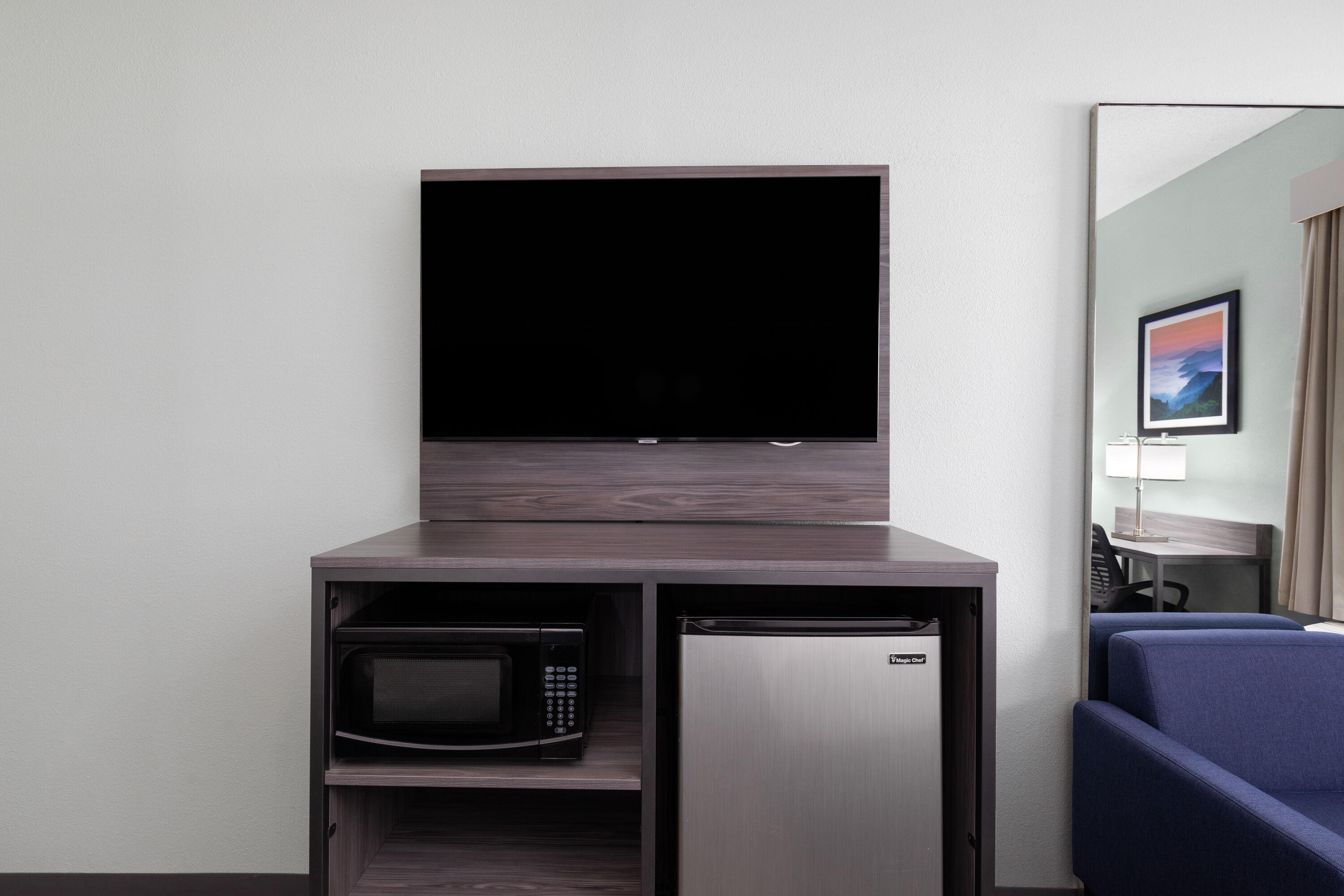 Guest room at the Baymont by Wyndham Creedmoor in Creedmoor, North Carolina