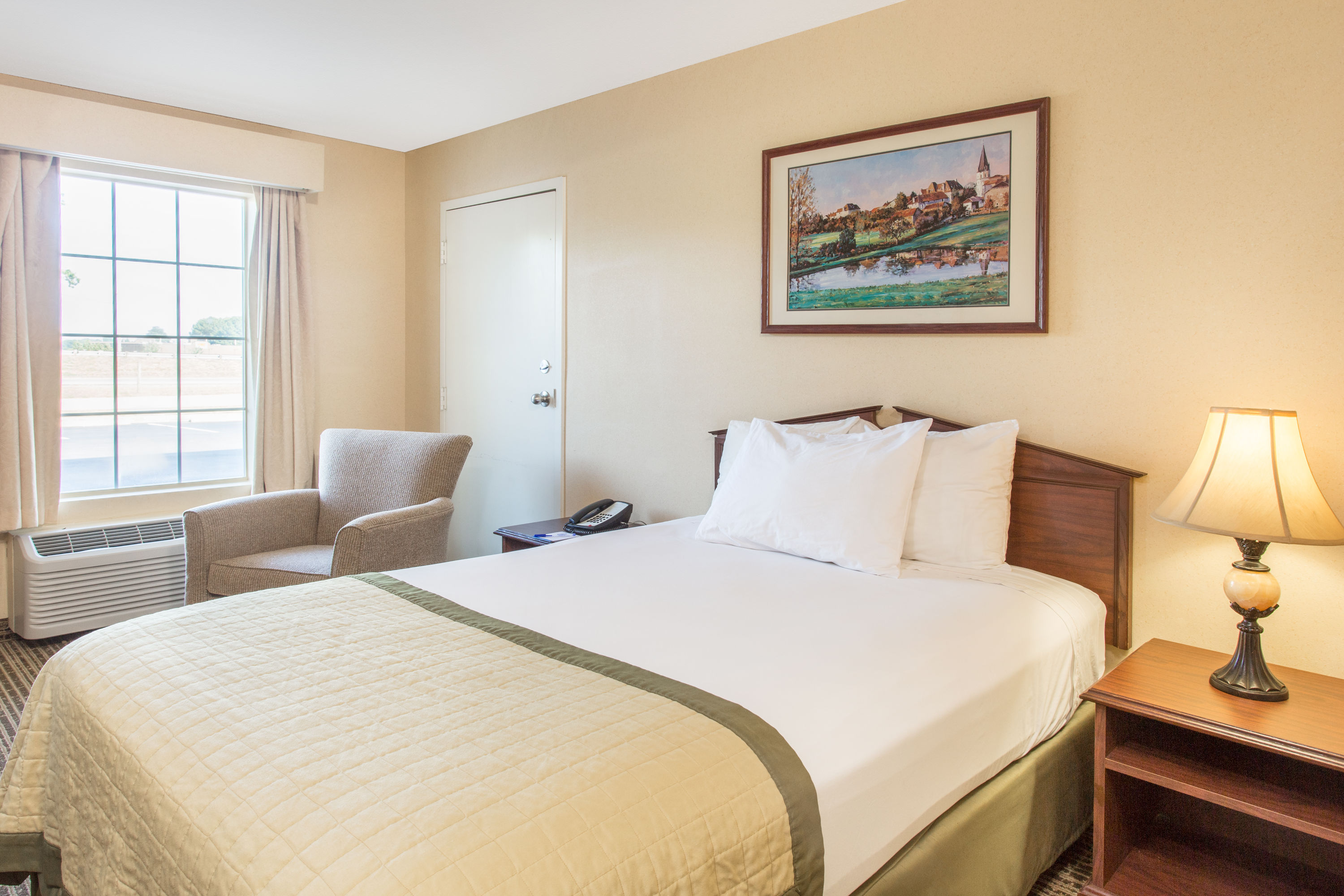 Guest room at the Baymont by Wyndham Dunn in Dunn, North Carolina