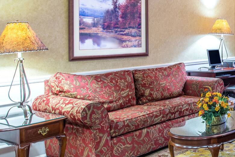 Baymont Inn & Suites Dunn hotel lobby in Dunn, North Carolina