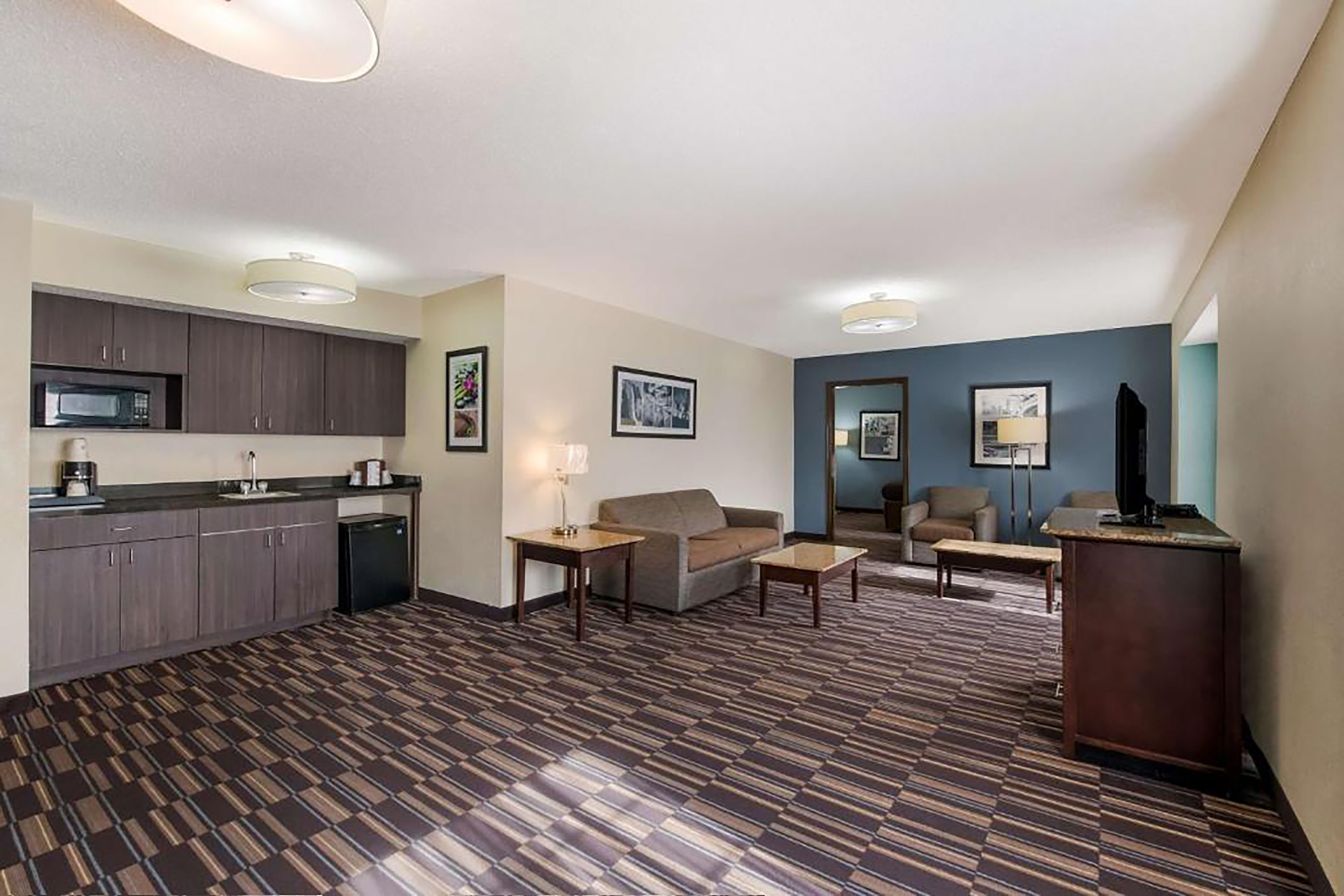 Guest room at the Baymont by Wyndham Elizabeth City in Elizabeth City, North Carolina