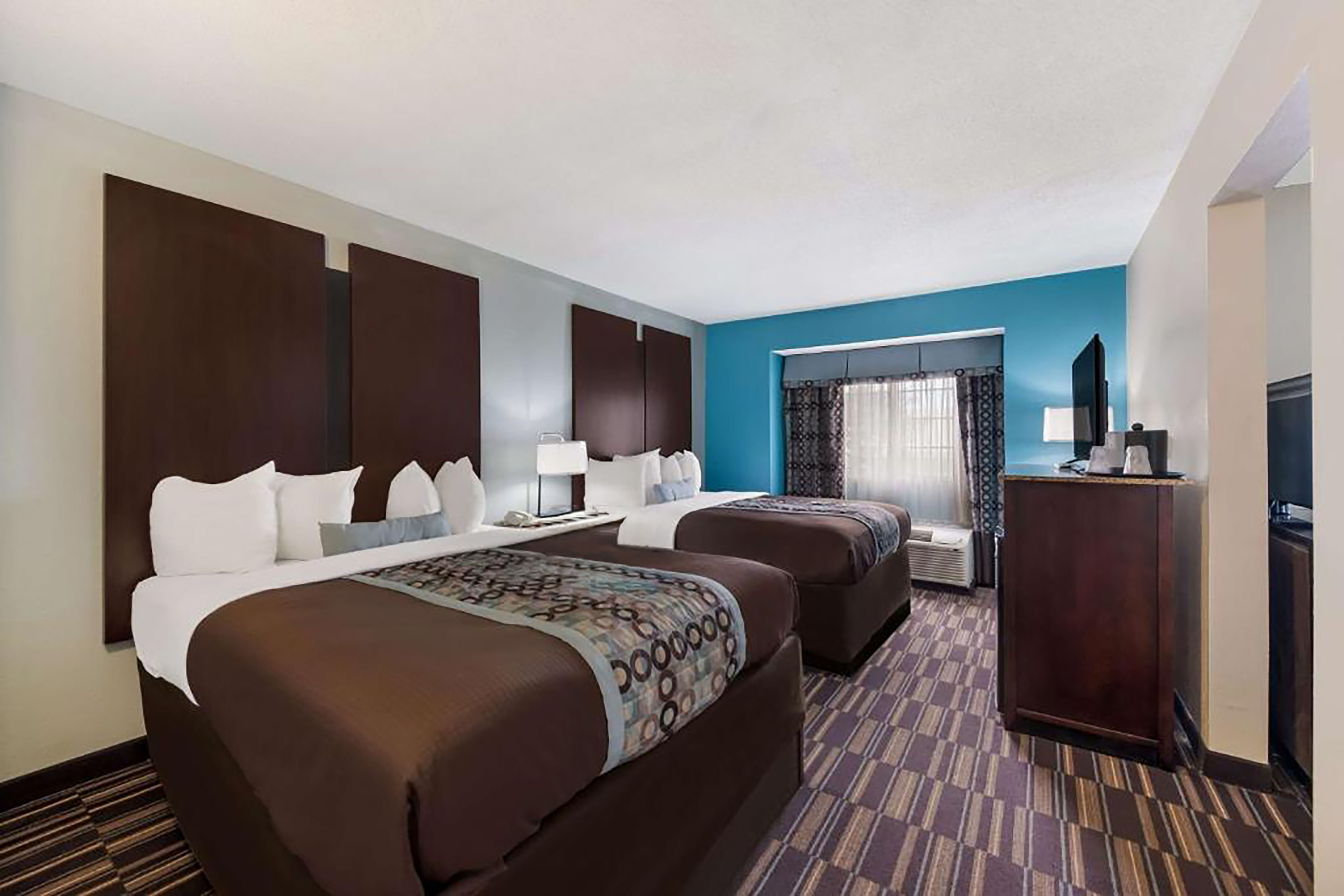 Guest room at the Baymont by Wyndham Elizabeth City in Elizabeth City, North Carolina