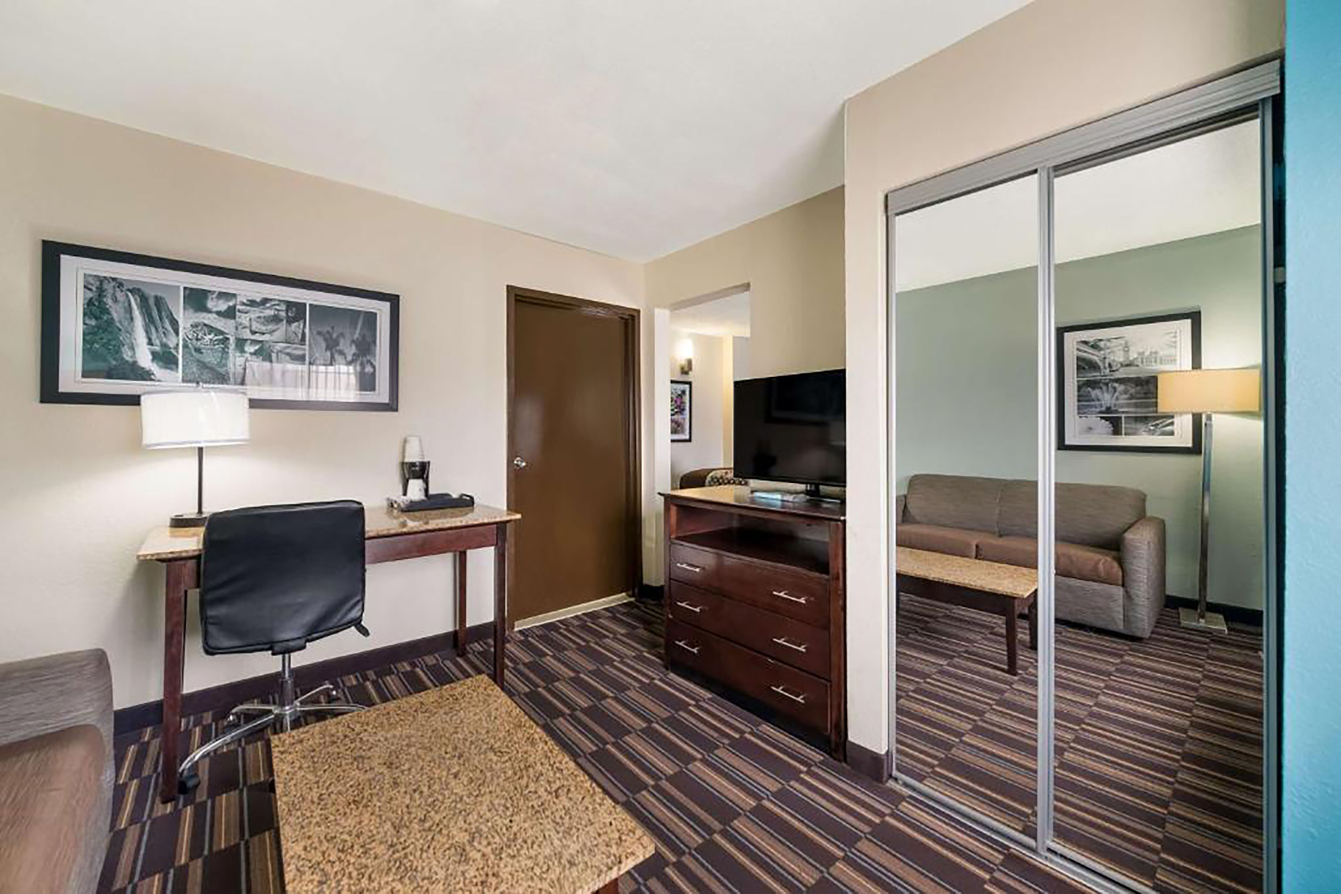 Guest room at the Baymont by Wyndham Elizabeth City in Elizabeth City, North Carolina