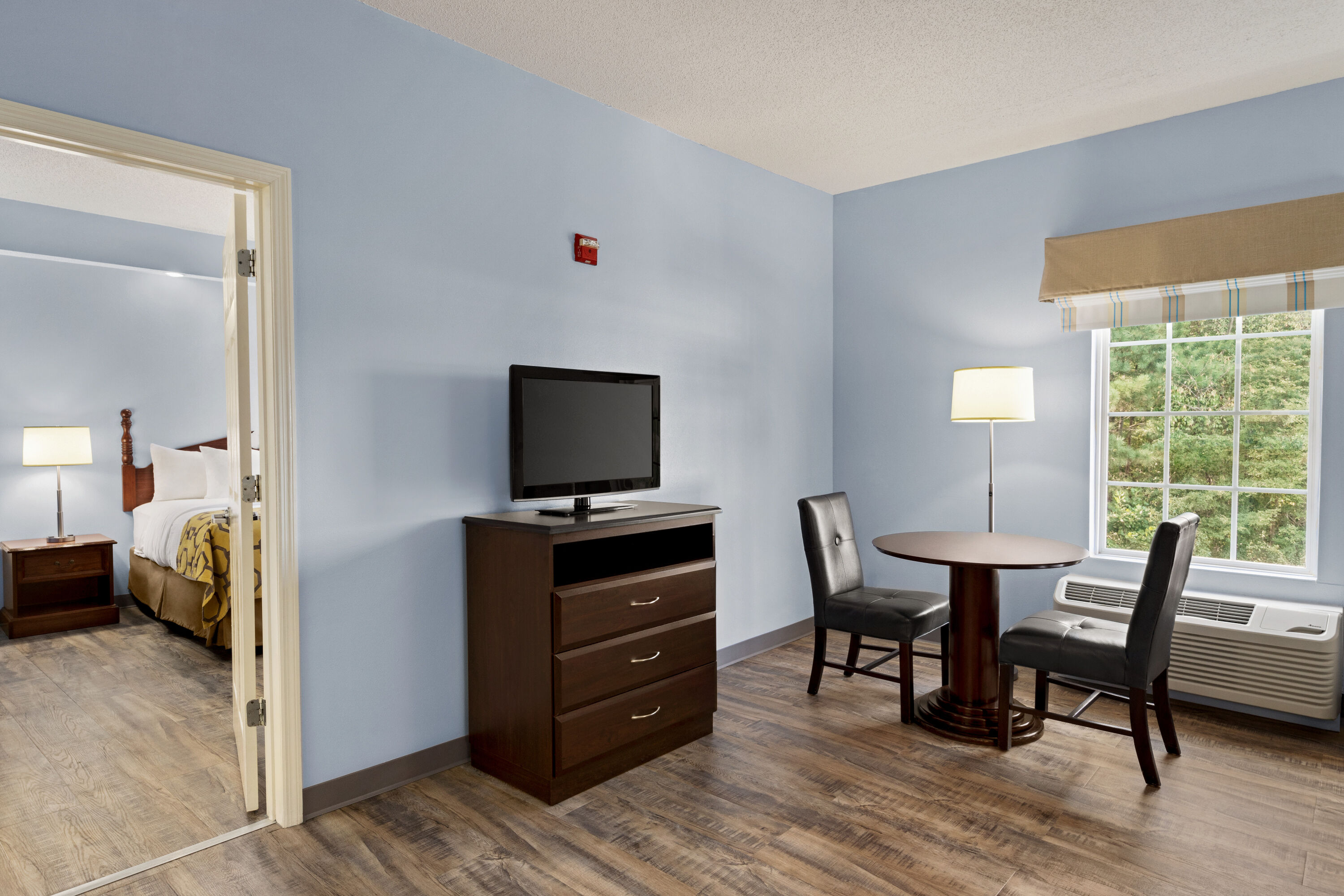 Guest room at the Baymont by Wyndham Henderson Oxford in Henderson, North Carolina