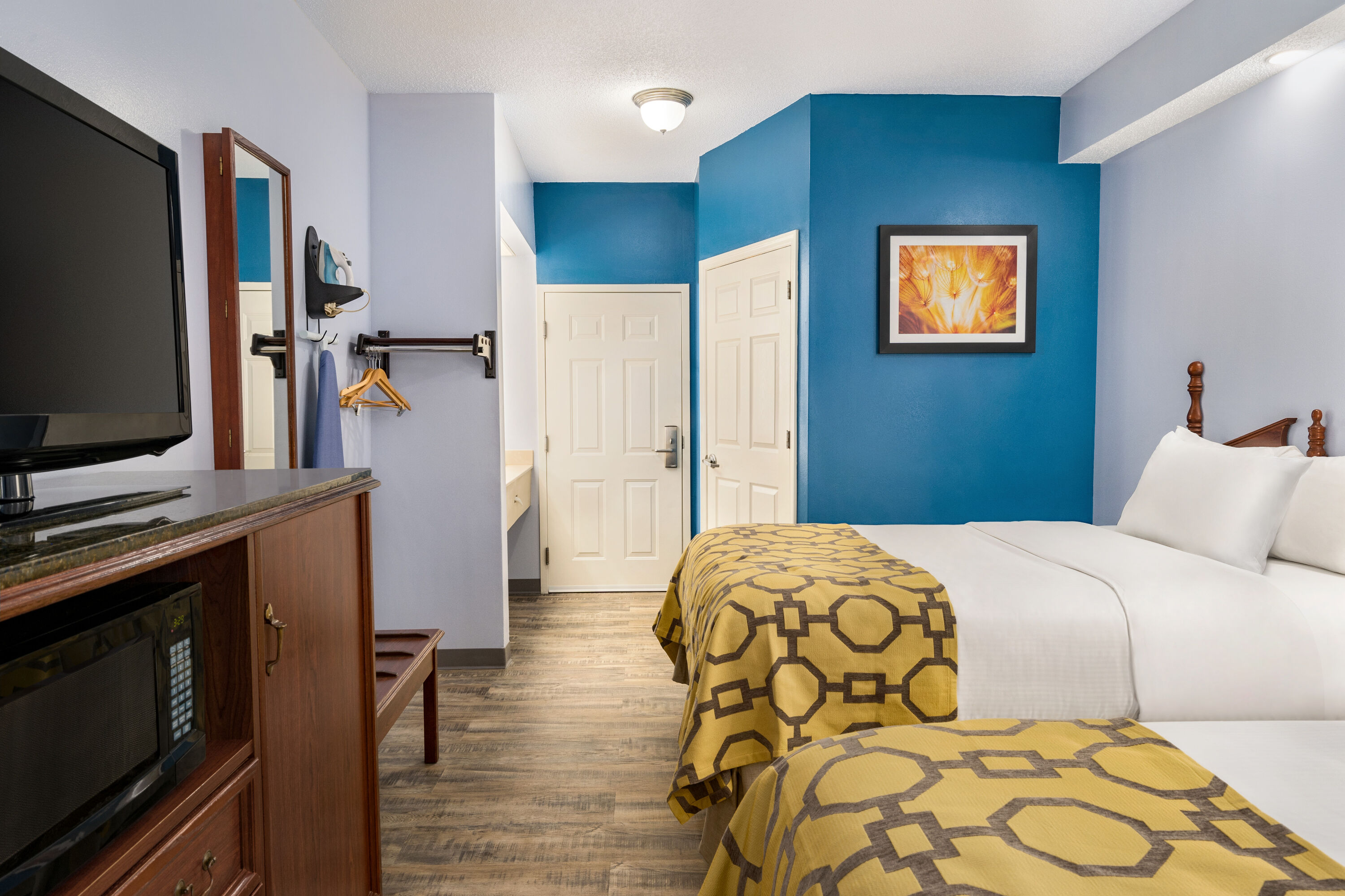 Guest room at the Baymont by Wyndham Henderson Oxford in Henderson, North Carolina