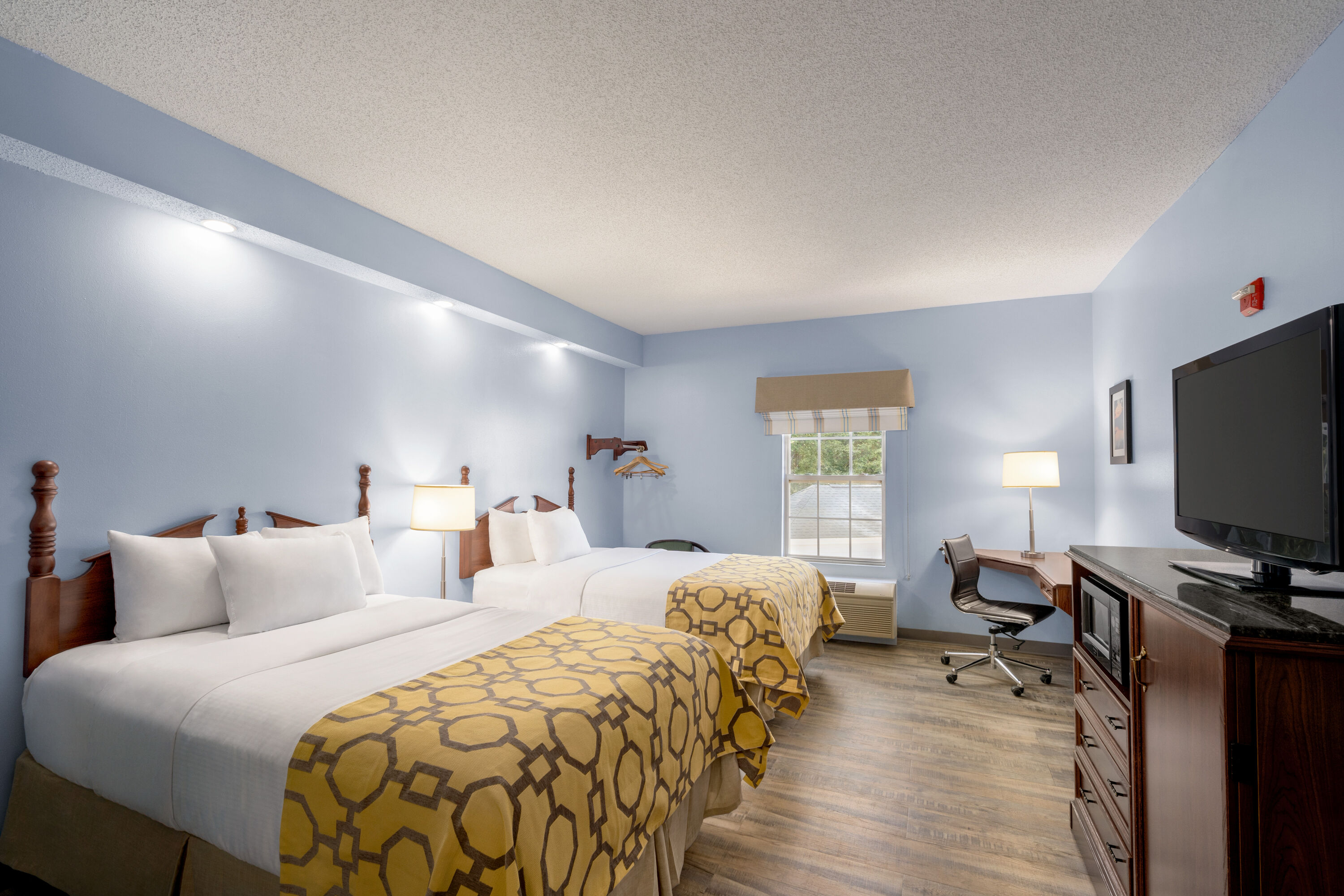 Guest room at the Baymont by Wyndham Henderson Oxford in Henderson, North Carolina