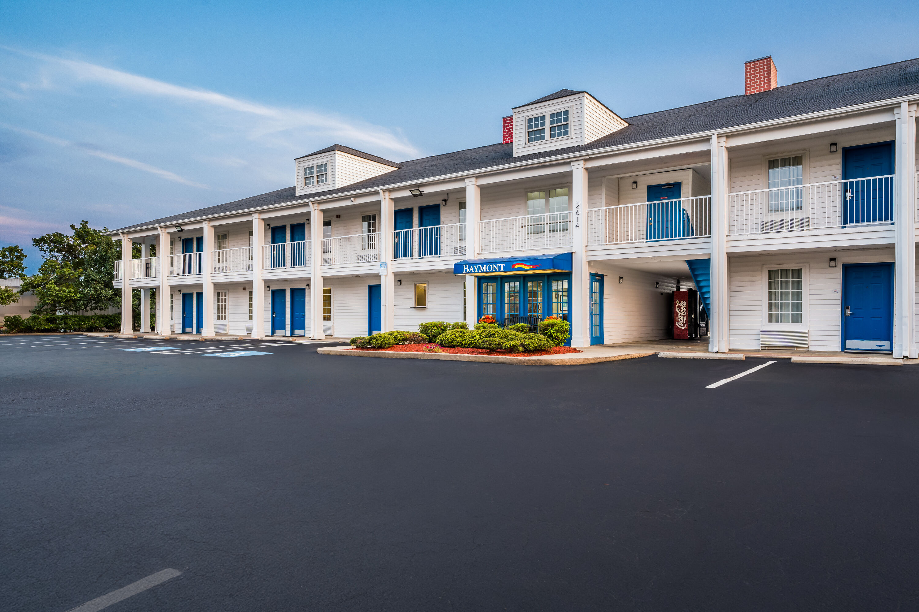 Exterior Day Image of Baymont by Wyndham Sanford hotel in Sanford, North Carolina