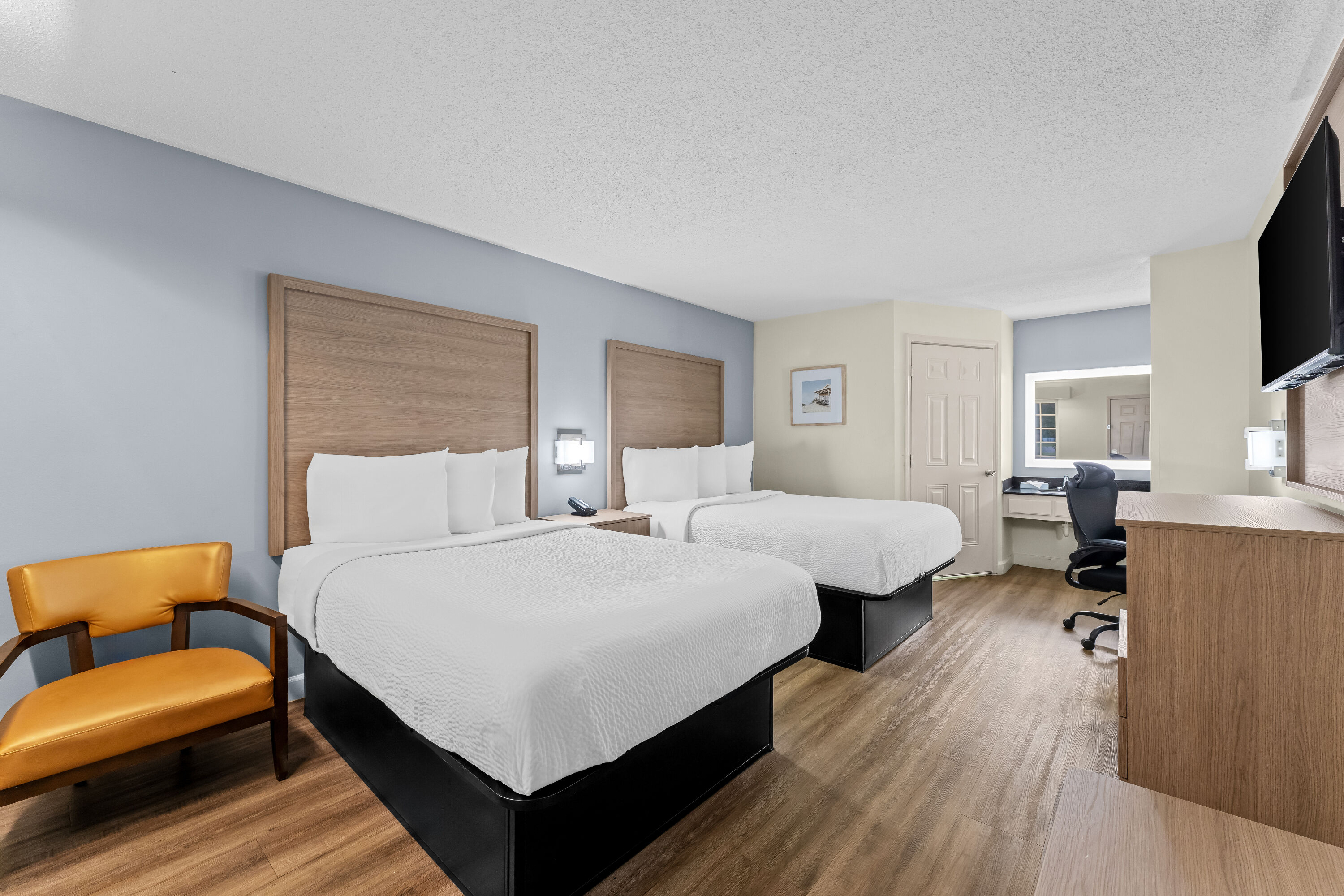 Double bed guest room at the Baymont by Wyndham Sanford in Sanford, North Carolina