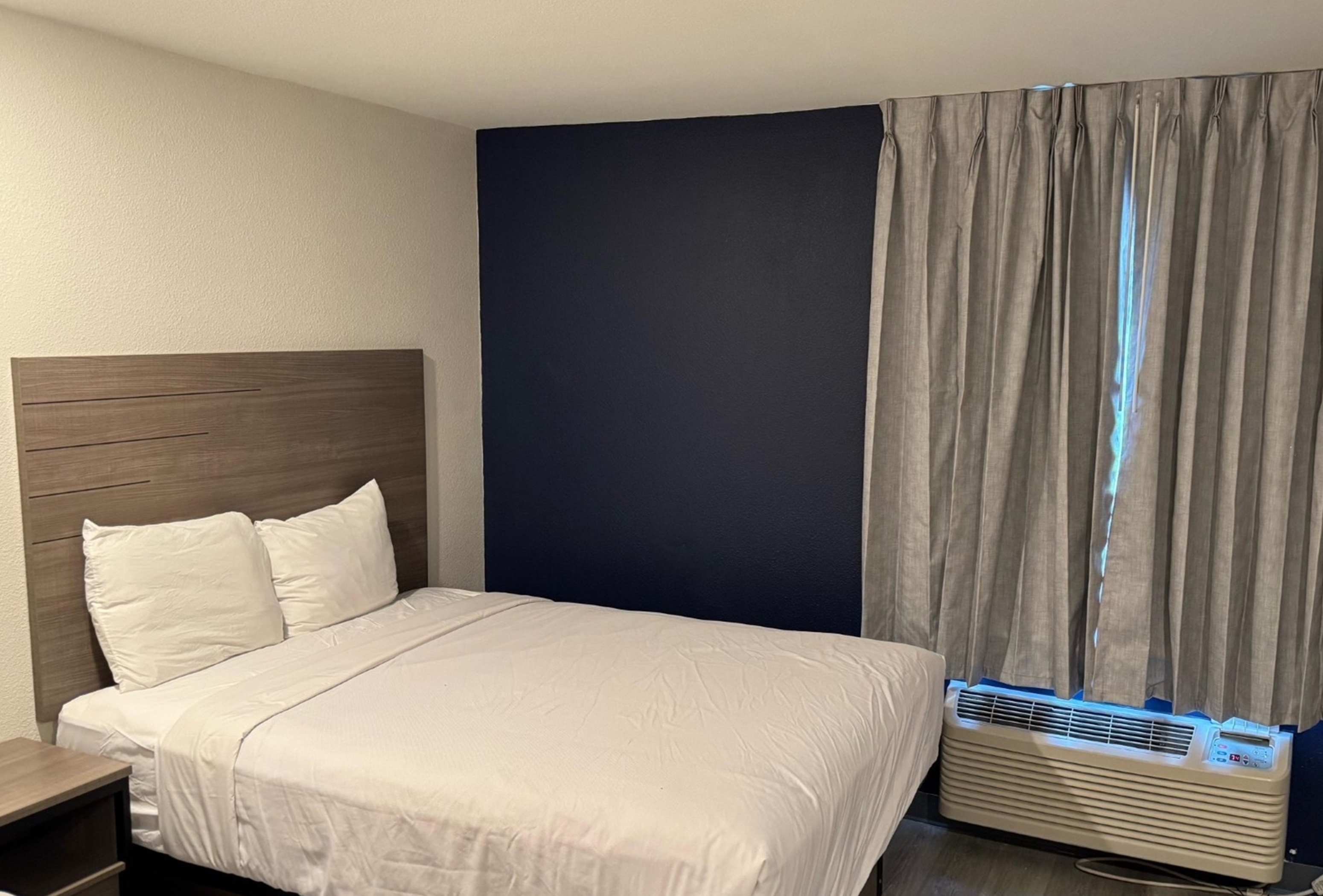 Guest room at the Baymont by Wyndham Dickinson in Dickinson, North Dakota