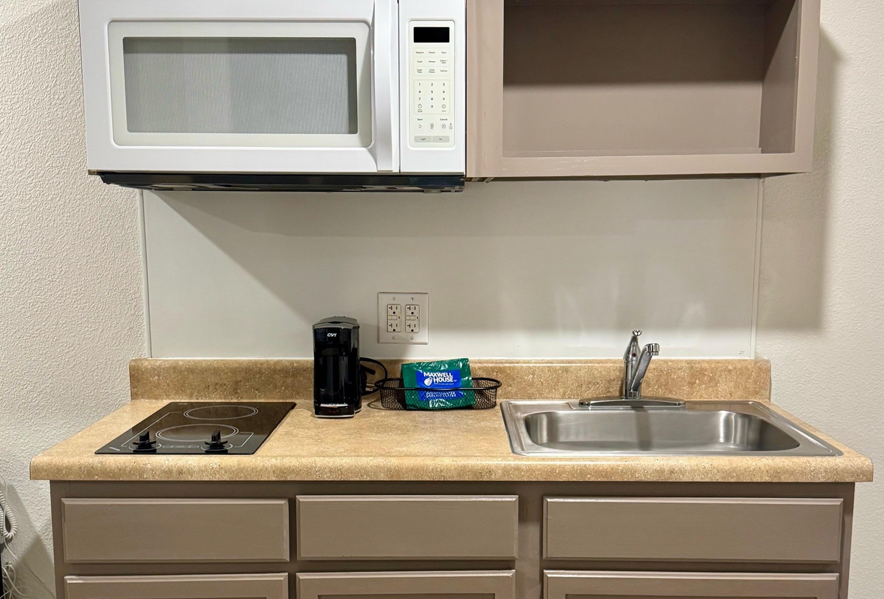 Guest room at the Baymont by Wyndham Dickinson in Dickinson, North Dakota