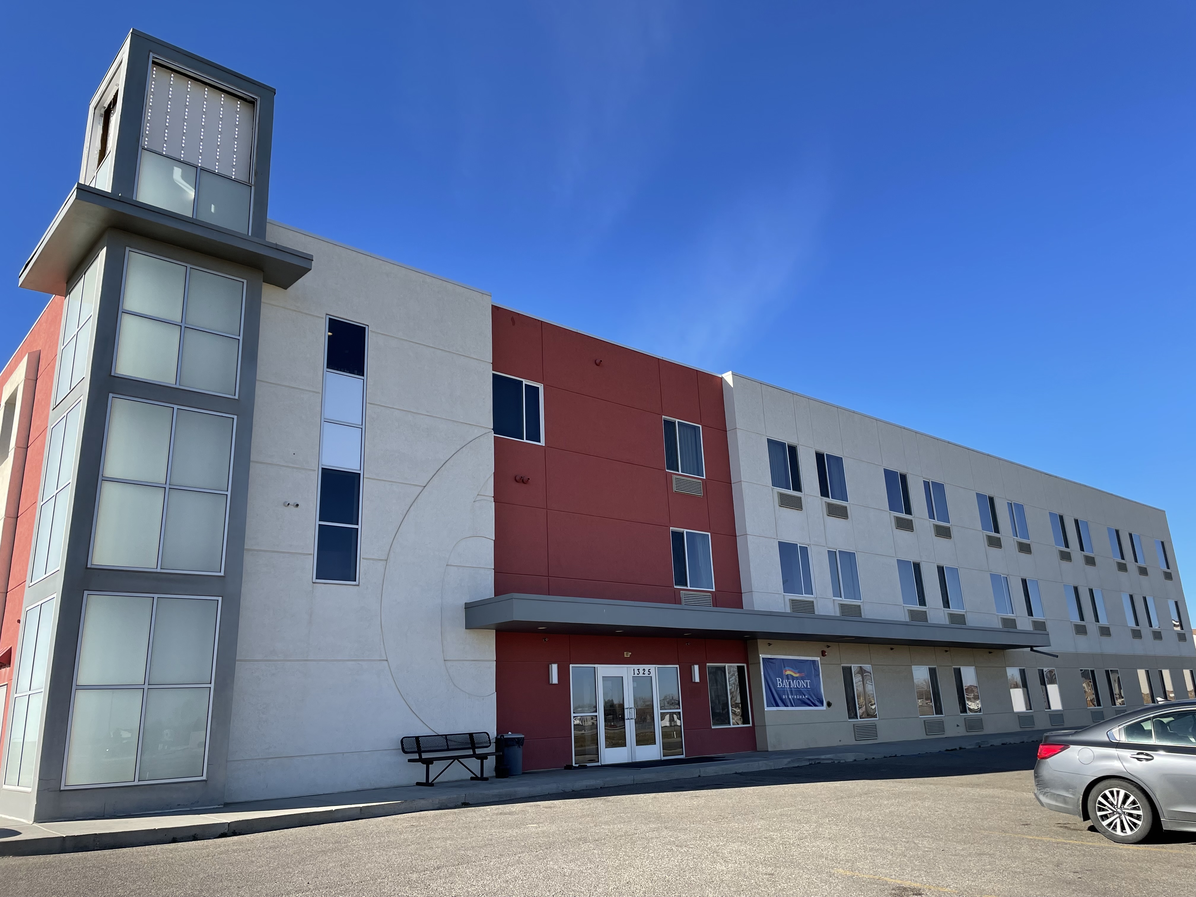 Exterior of Baymont by Wyndham Williston hotel in Williston, North Dakota