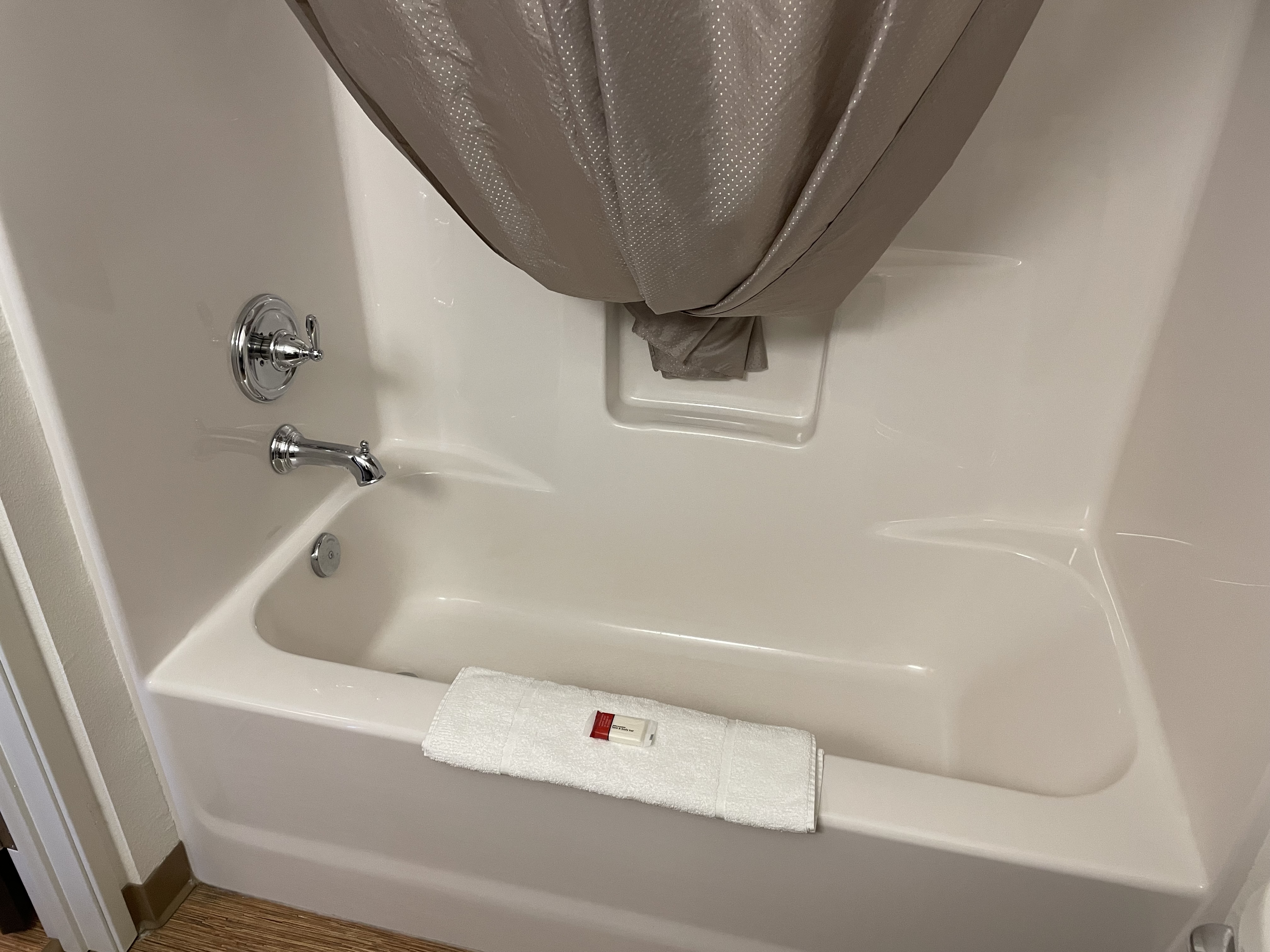 Guest room bath at the Baymont by Wyndham Williston in Williston, North Dakota
