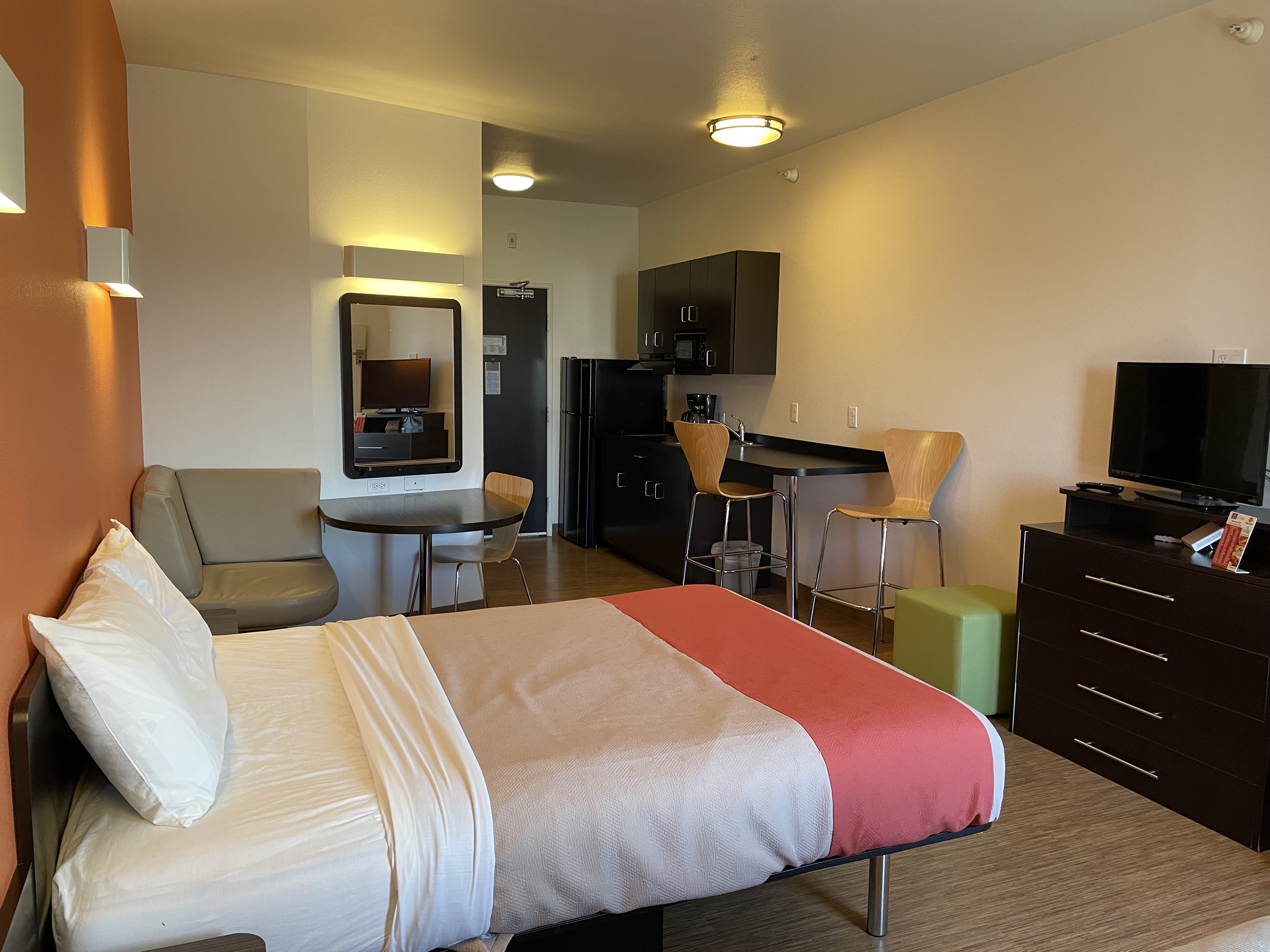 Guest room at the Baymont by Wyndham Williston in Williston, North Dakota