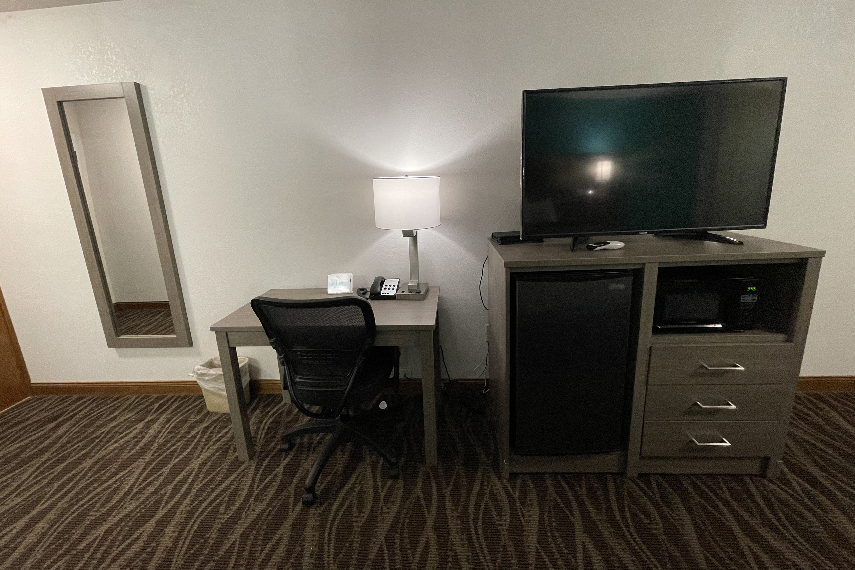 Guest room at the Baymont by Wyndham Bellevue/Omaha in Bellevue, Nebraska