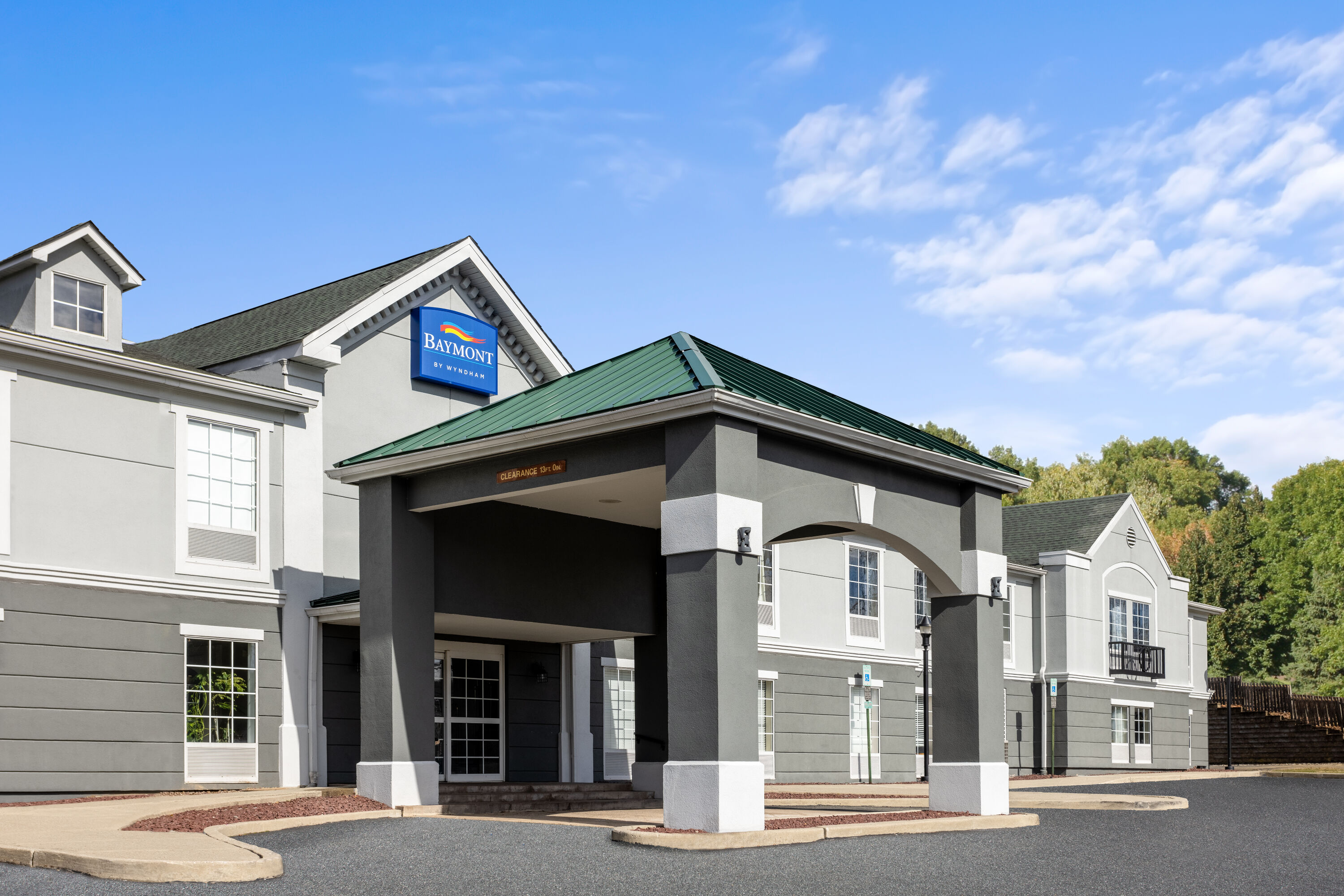 Exterior Day Image of Baymont by Wyndham Budd Lake hotel in Budd Lake, New Jersey