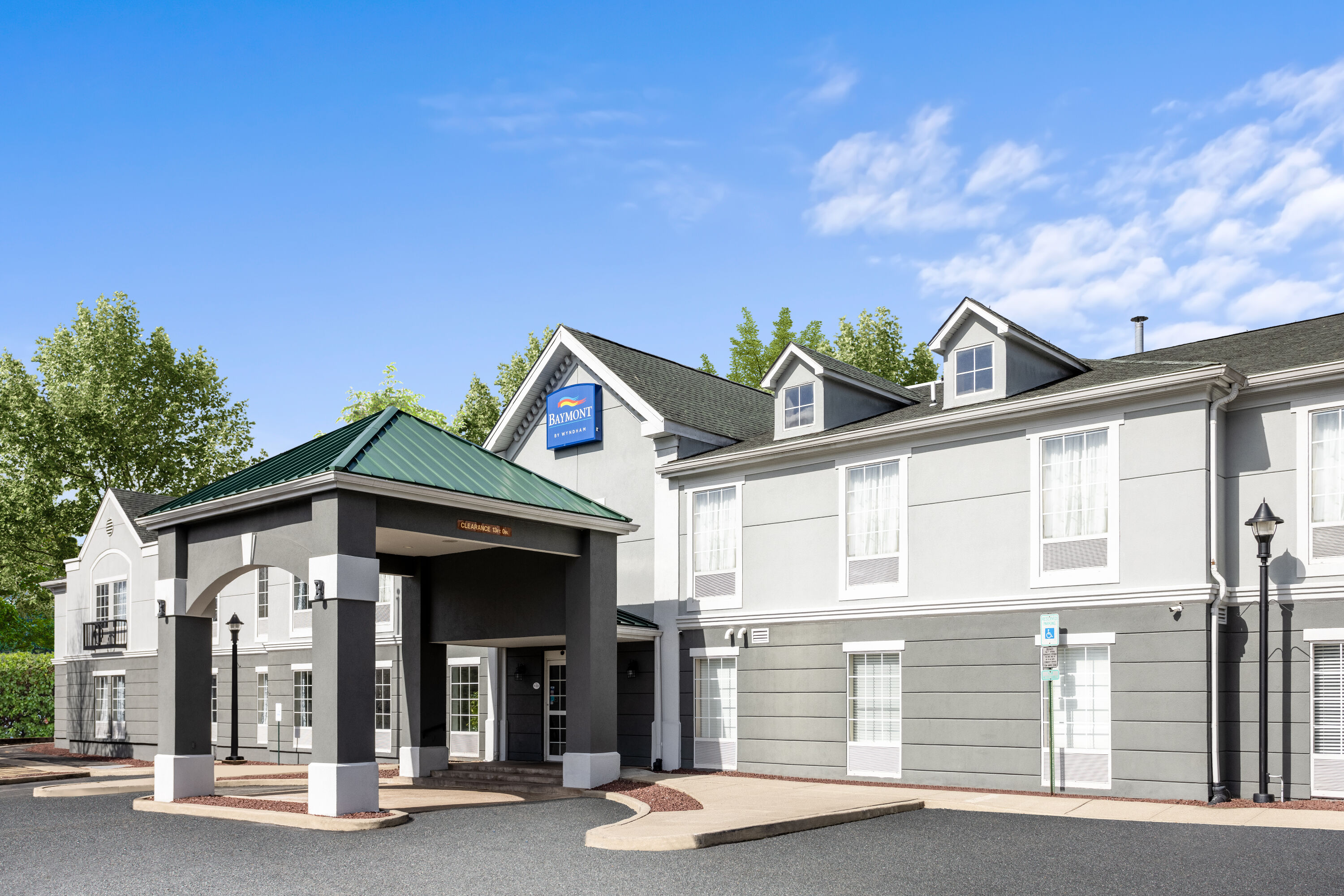 Exterior Day Image of Baymont by Wyndham Budd Lake hotel in Budd Lake, New Jersey