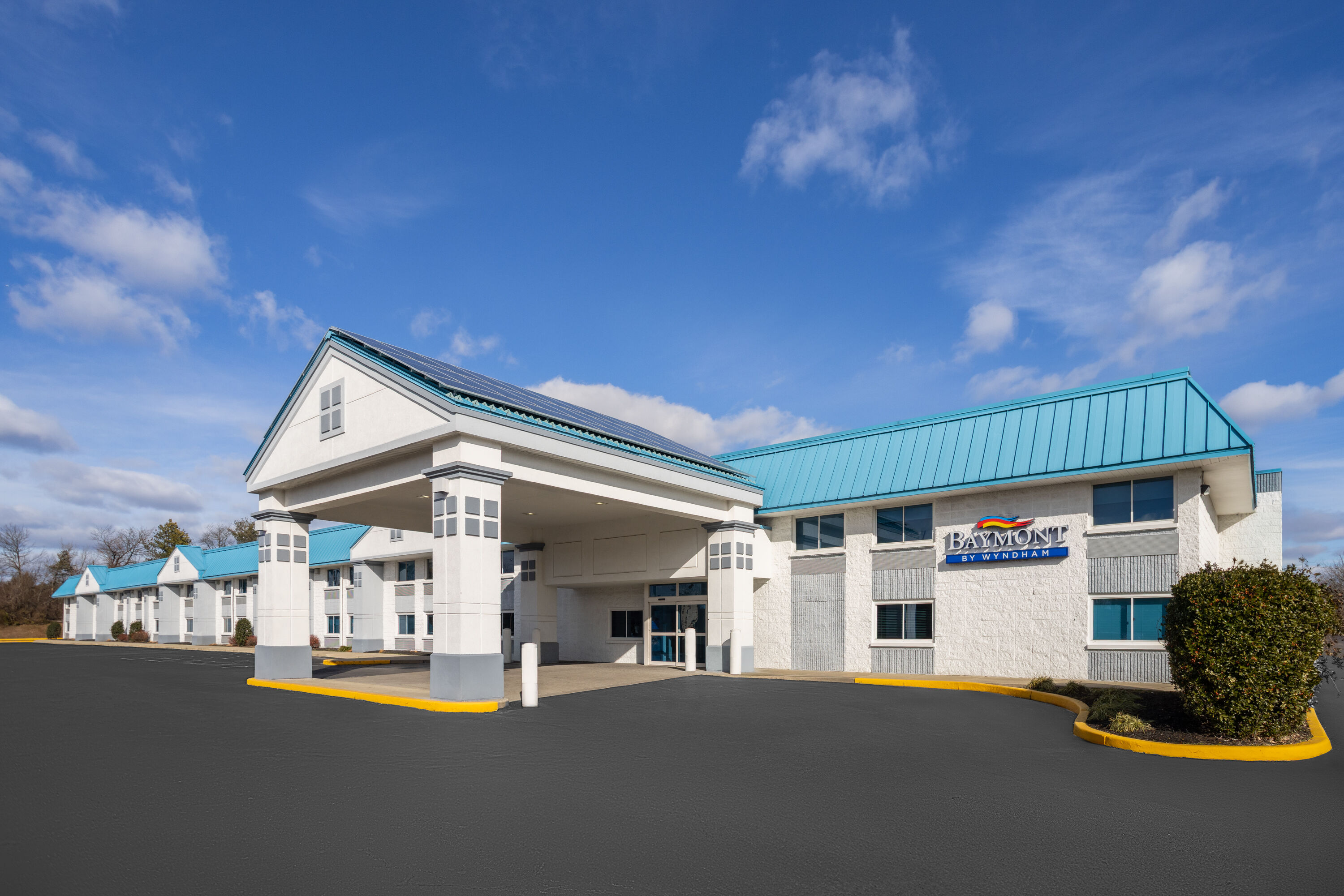 Exterior Day Image of Baymont by Wyndham Westampton hotel in Westampton, New Jersey