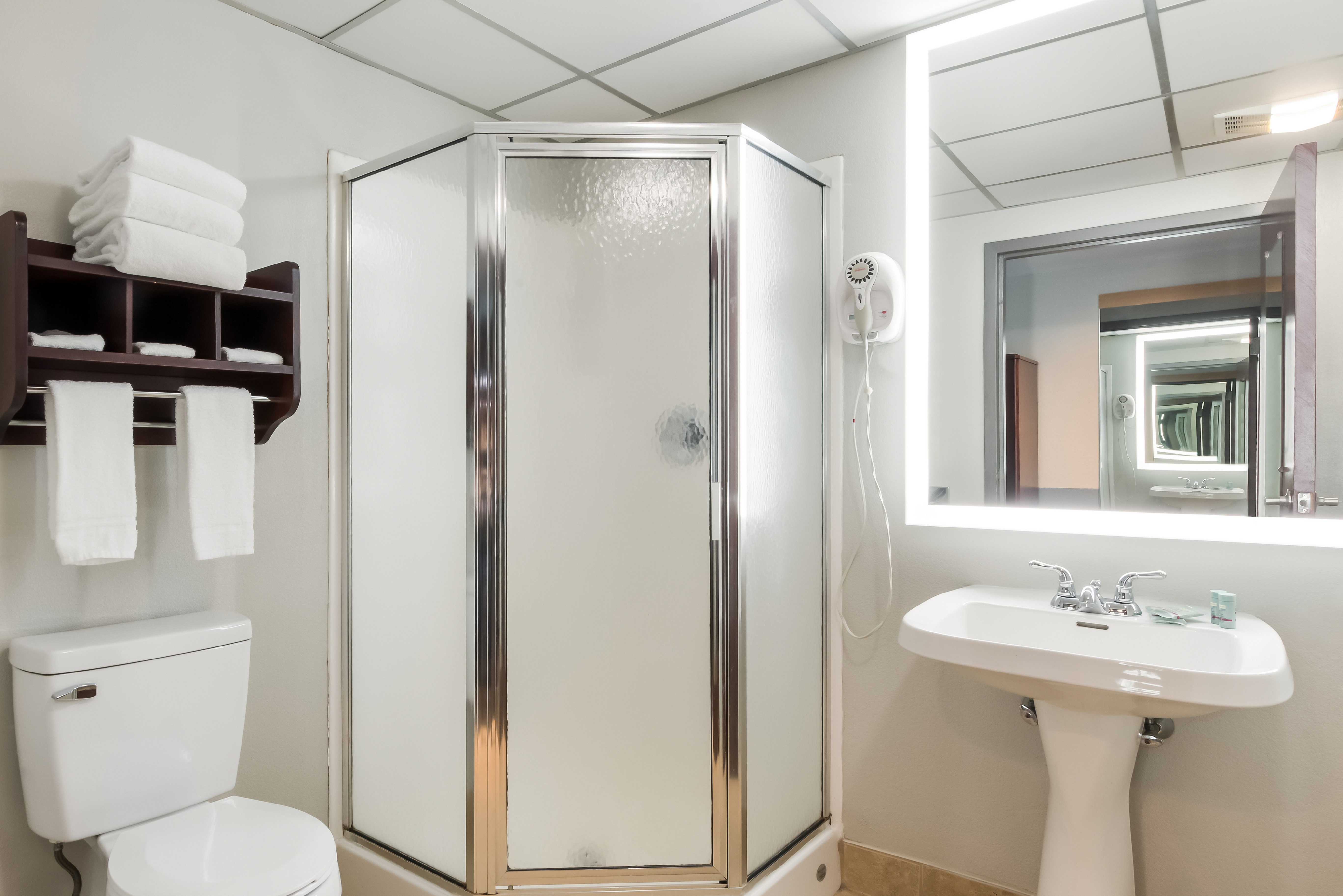 Guest room bath at the Baymont by Wyndham Westampton in Westampton, New Jersey