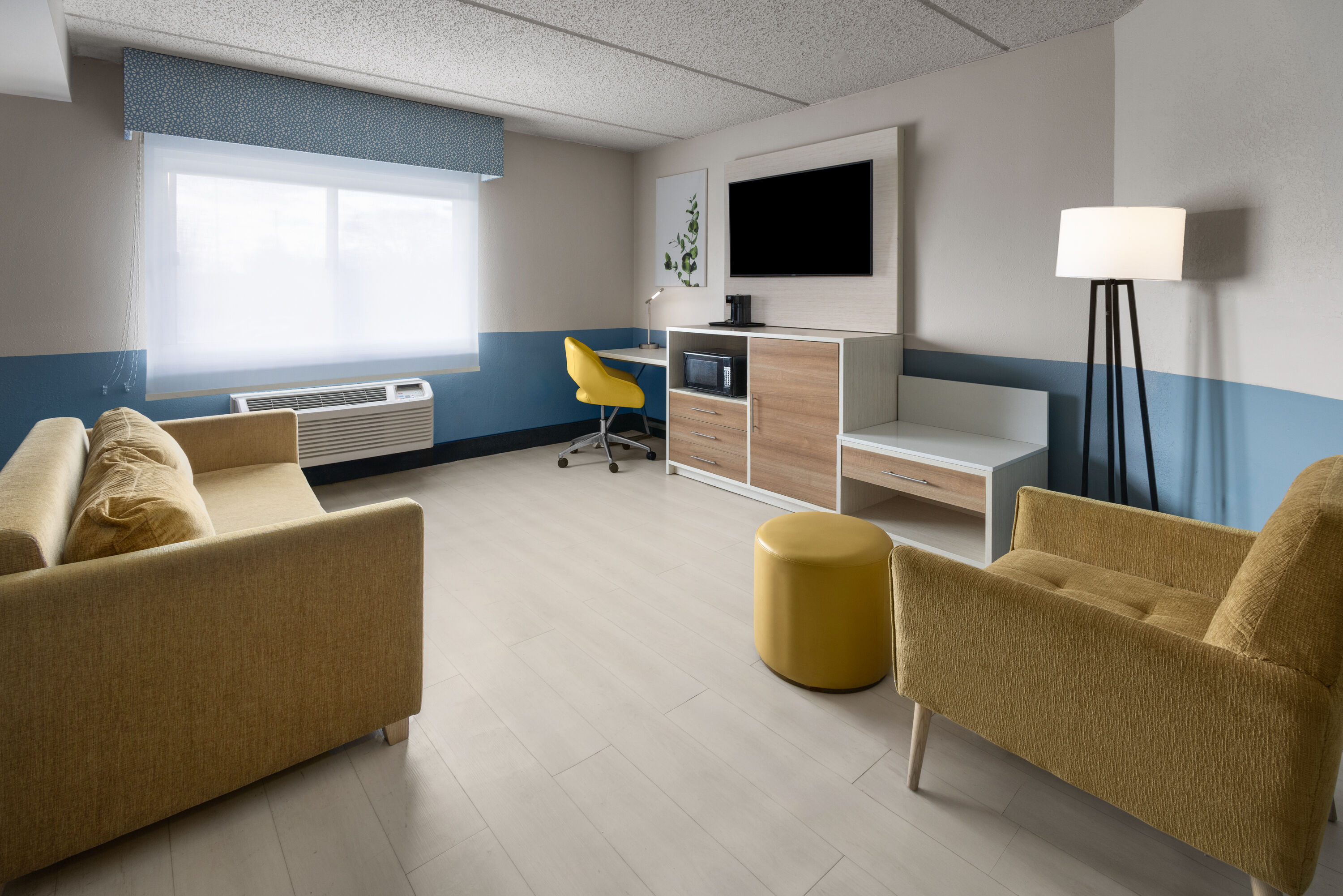 Baymont by Wyndham Westampton suite in Westampton, New Jersey