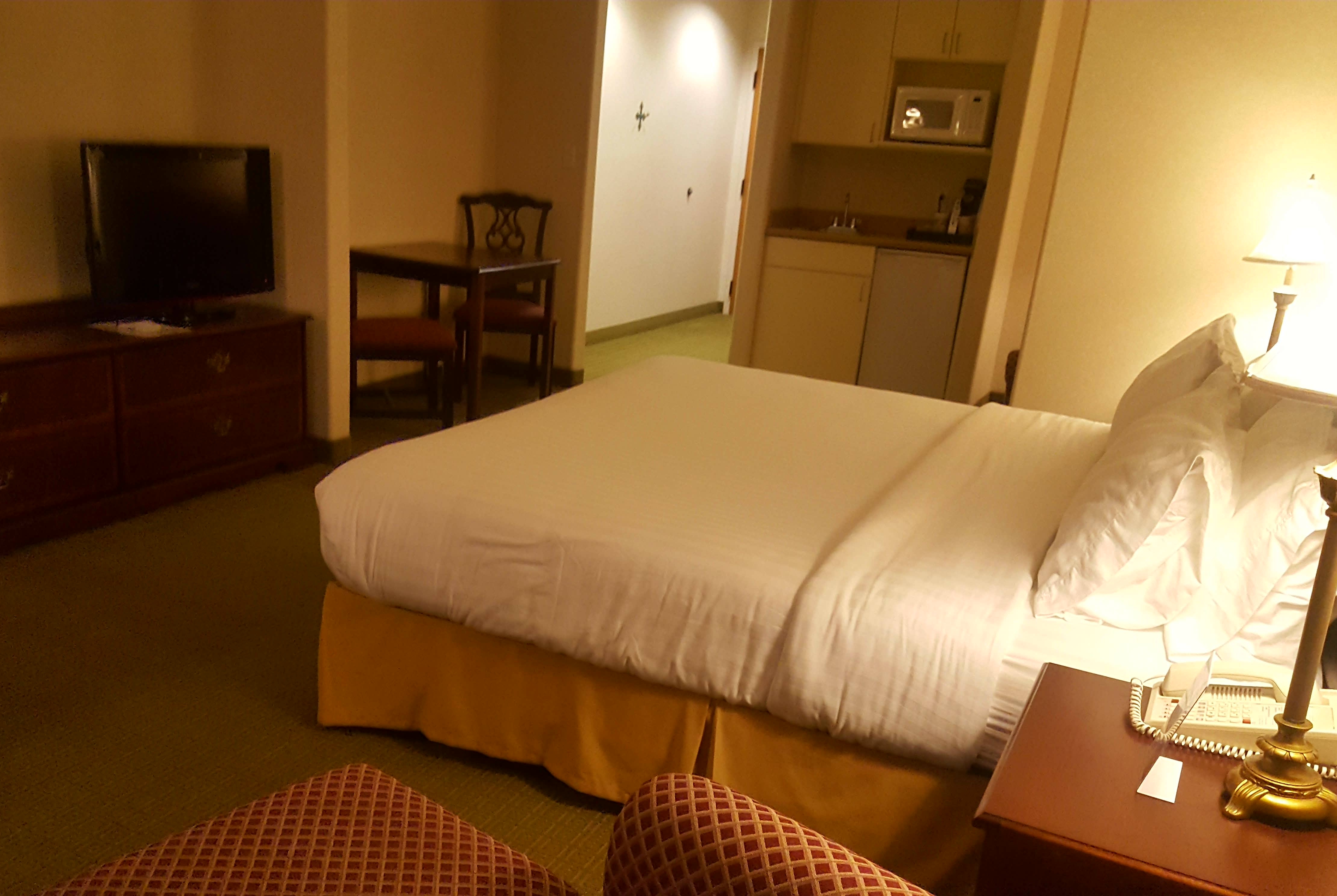 King bed guest room at the Baymont by Wyndham Belen NM in Belen, New Mexico