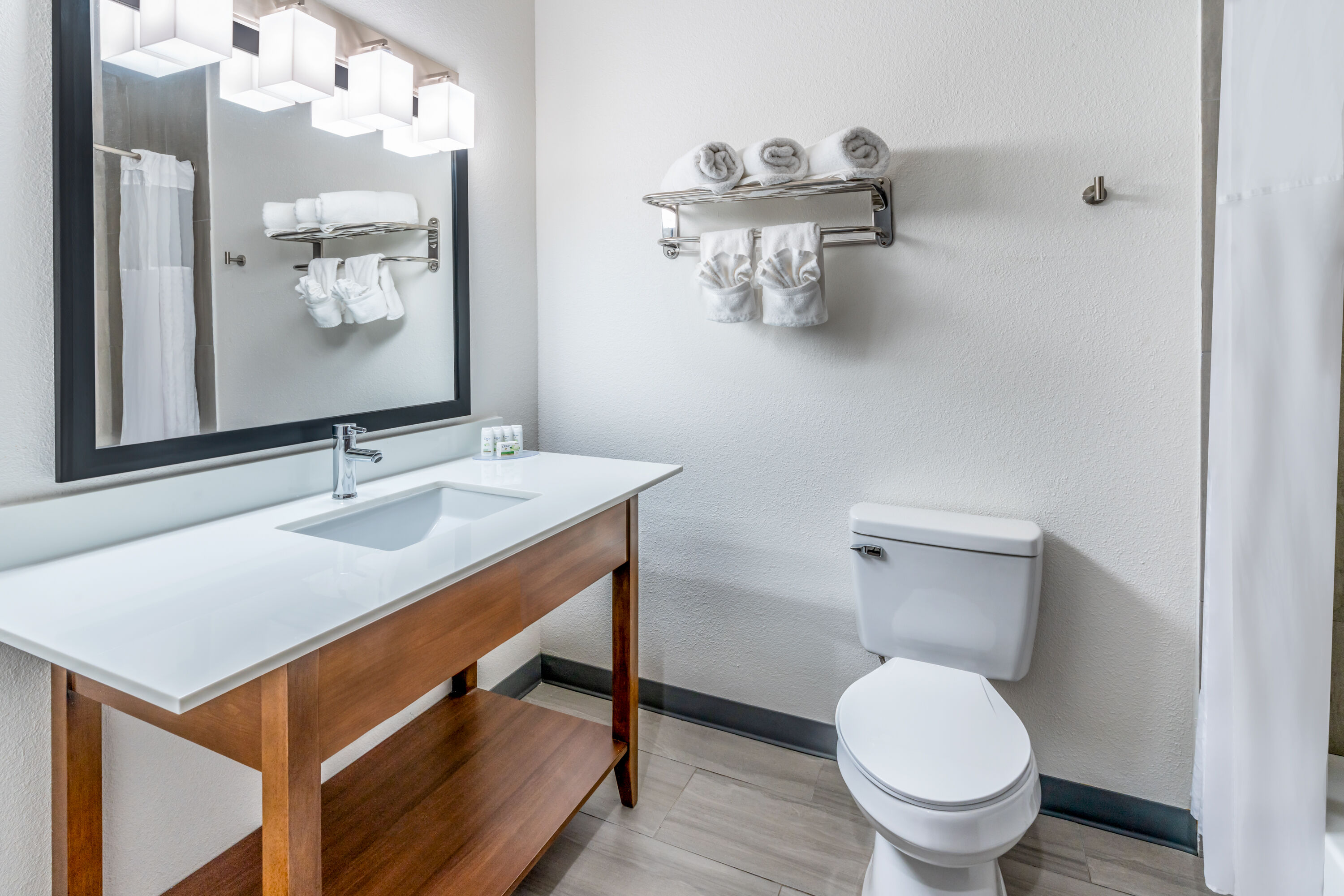 Guest room bath at the Baymont by Wyndham Carlsbad NM in Carlsbad, New Mexico