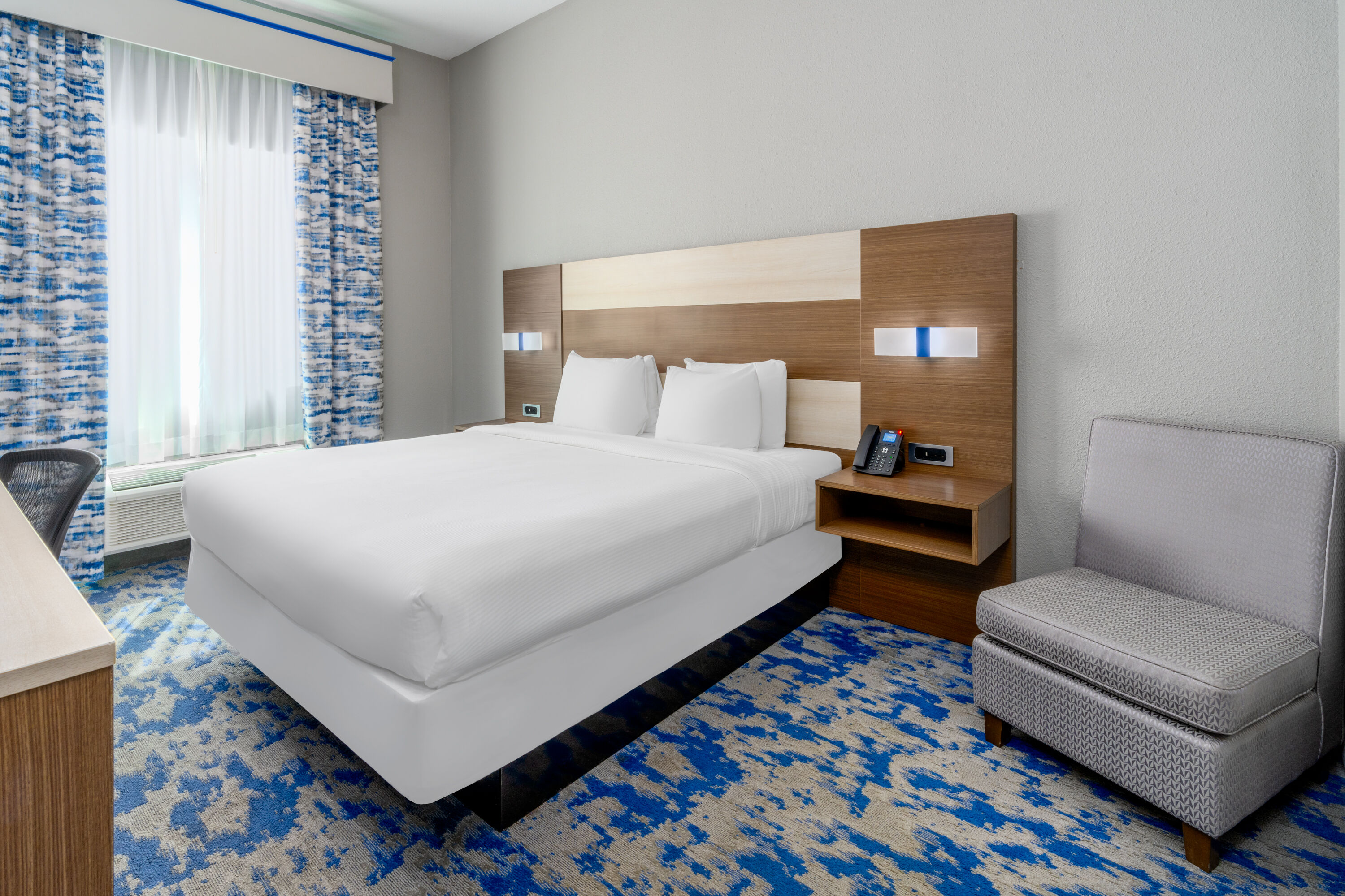 Guest room at the Baymont by Wyndham Carlsbad NM in Carlsbad, New Mexico