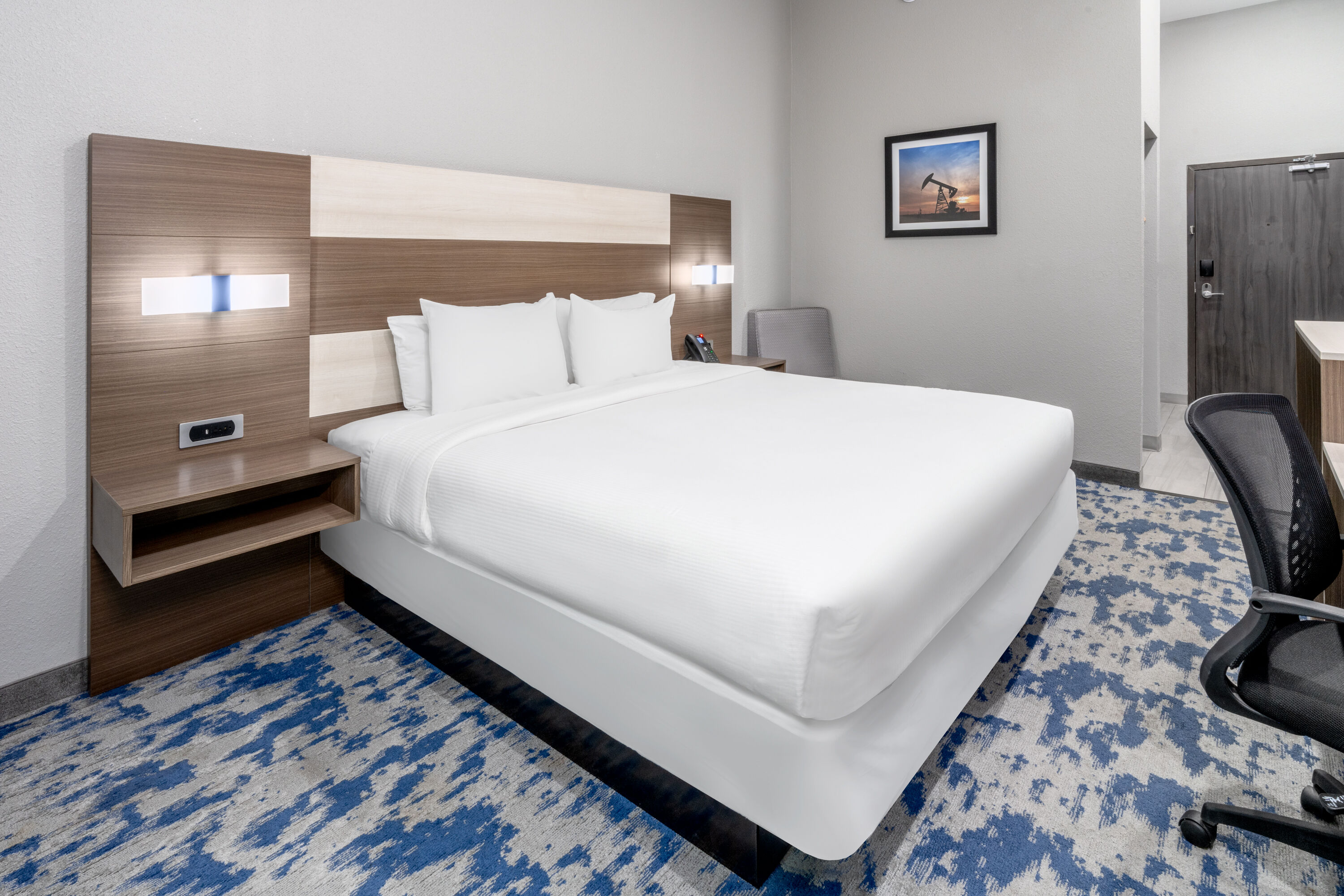 Guest room at the Baymont by Wyndham Carlsbad NM in Carlsbad, New Mexico