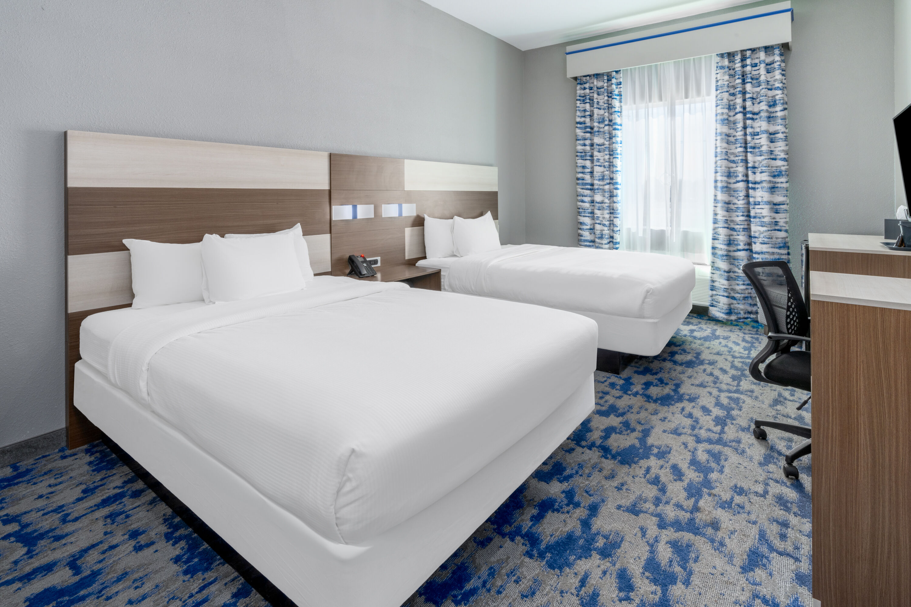 Guest room at the Baymont by Wyndham Carlsbad NM in Carlsbad, New Mexico