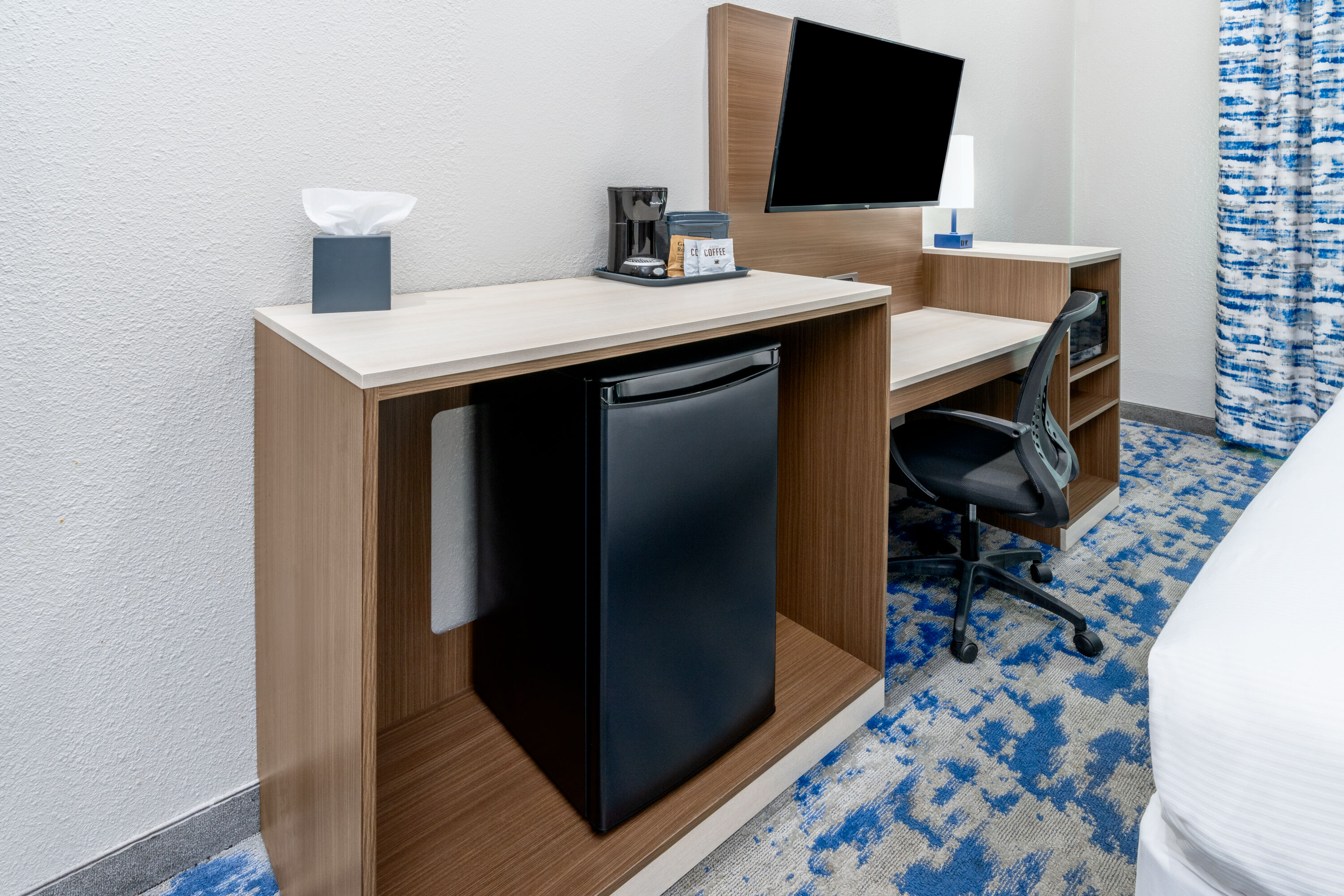 Guest room at the Baymont by Wyndham Carlsbad NM in Carlsbad, New Mexico