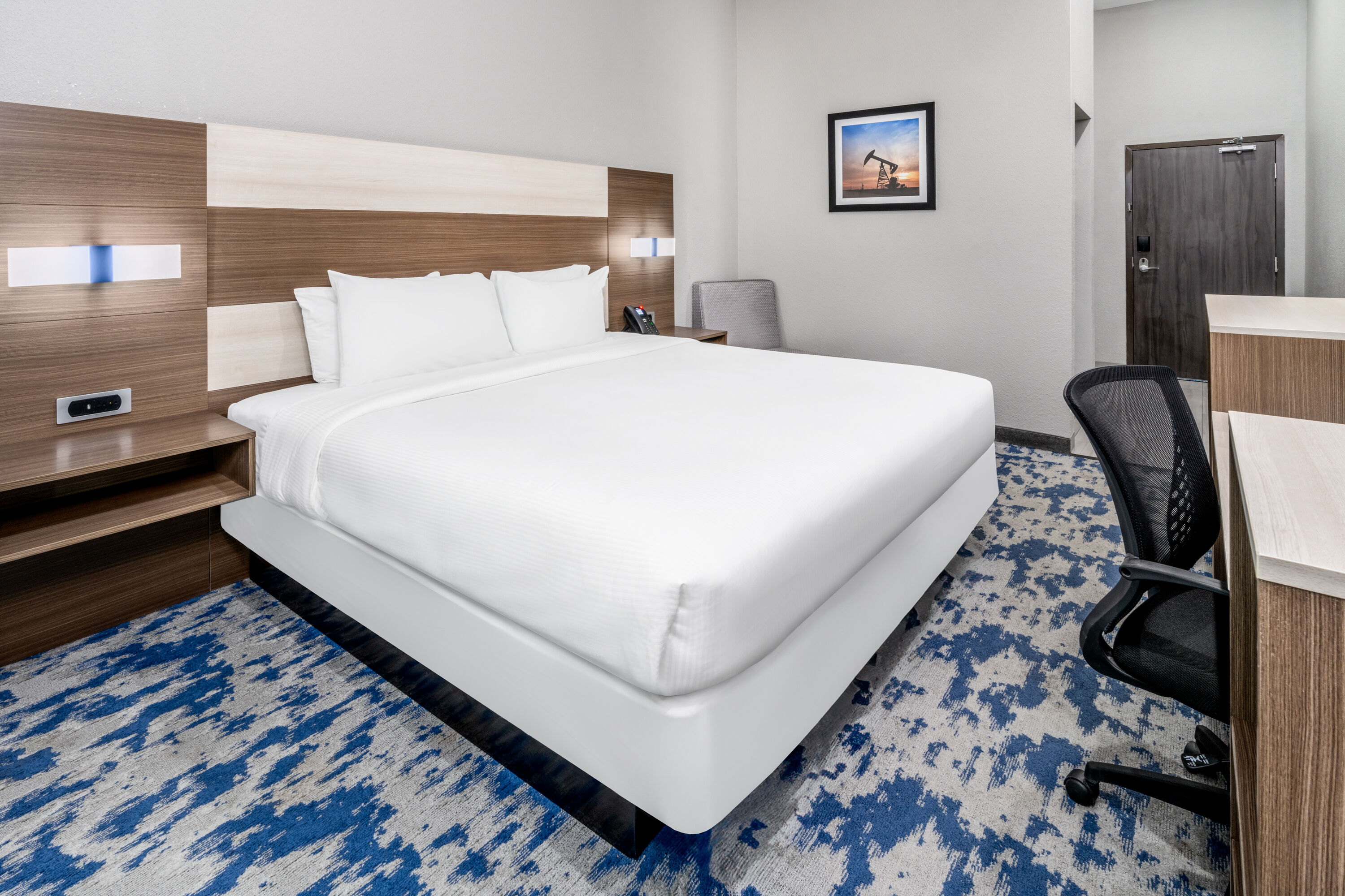 Guest room at the Baymont by Wyndham Carlsbad NM in Carlsbad, New Mexico