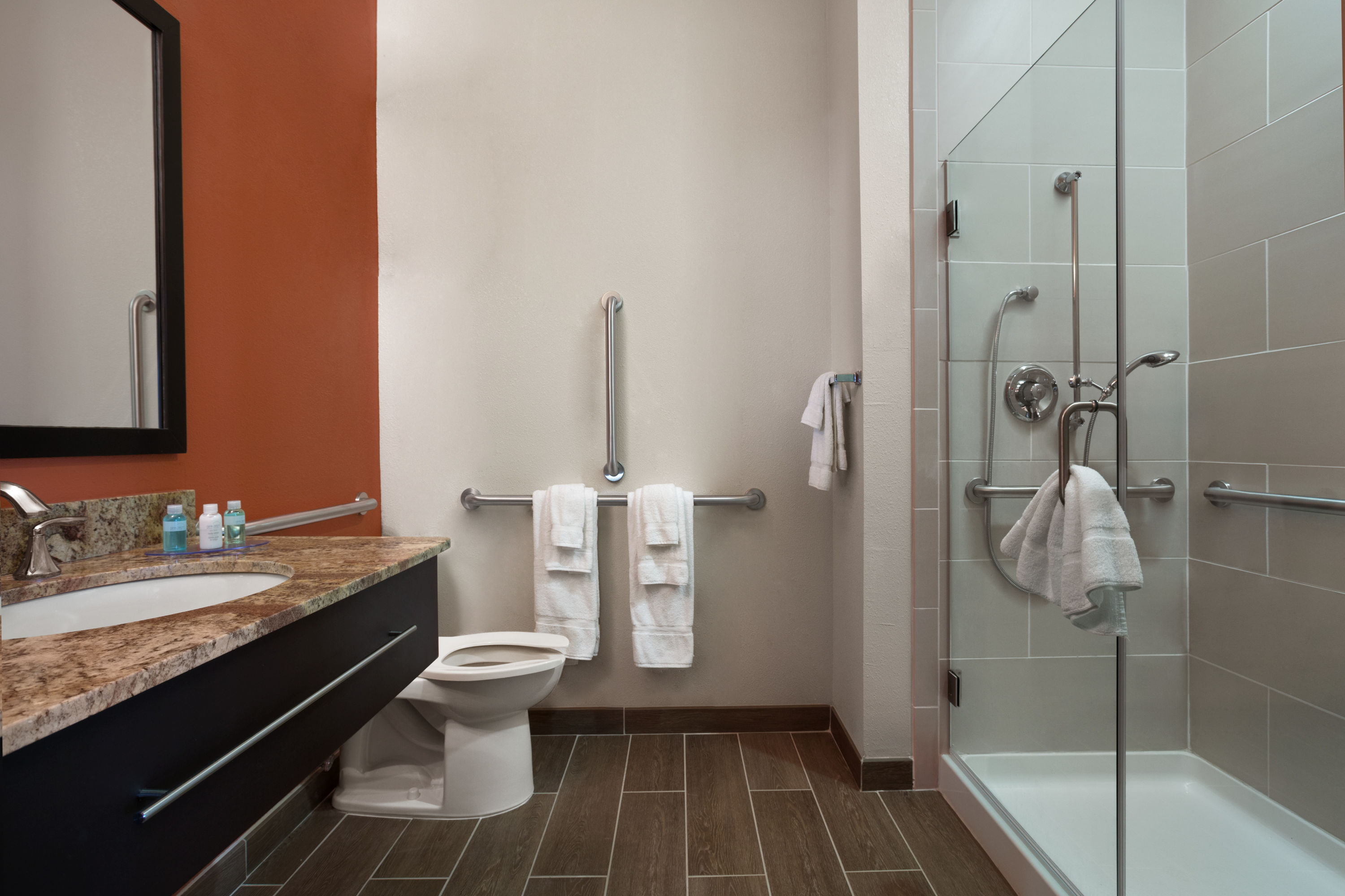 Guest room bath at the Baymont by Wyndham Hobbs in Hobbs, New Mexico